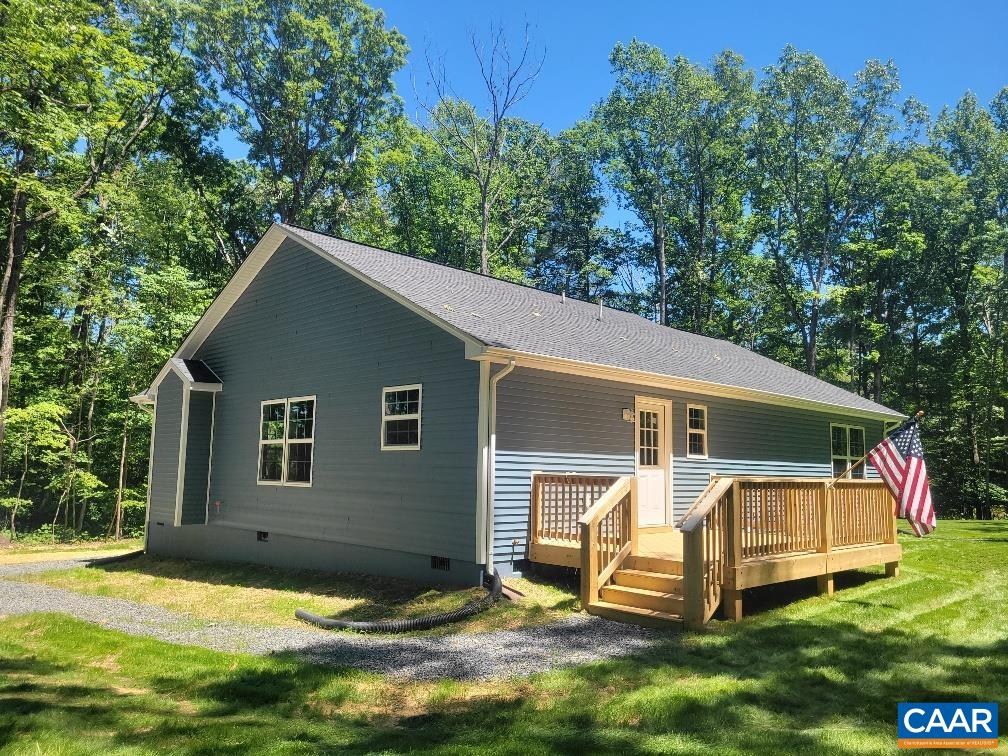 61 BROOKING LN