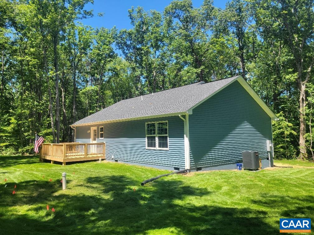 61 BROOKING LN