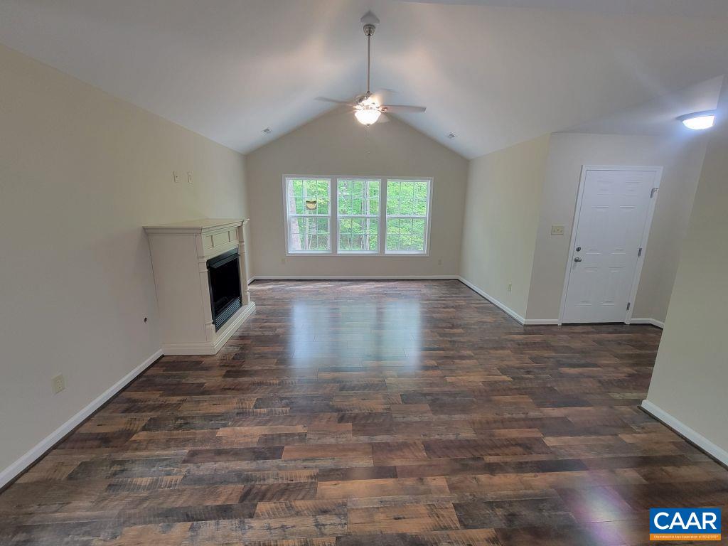 61 BROOKING LN