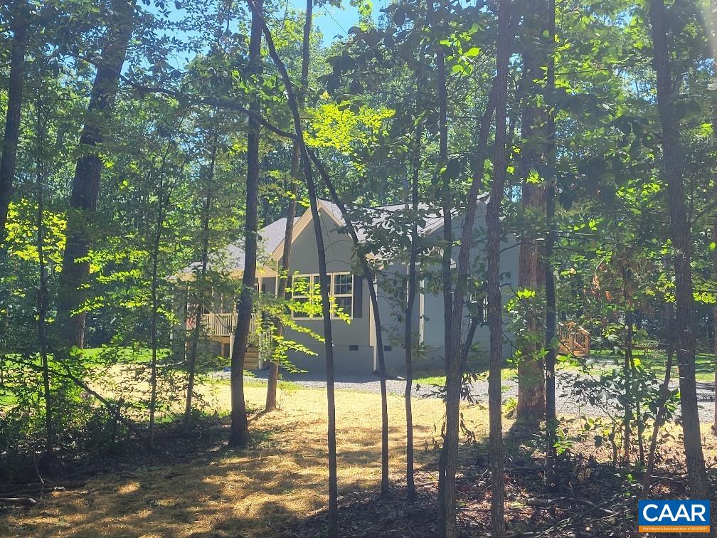 61 BROOKING LN