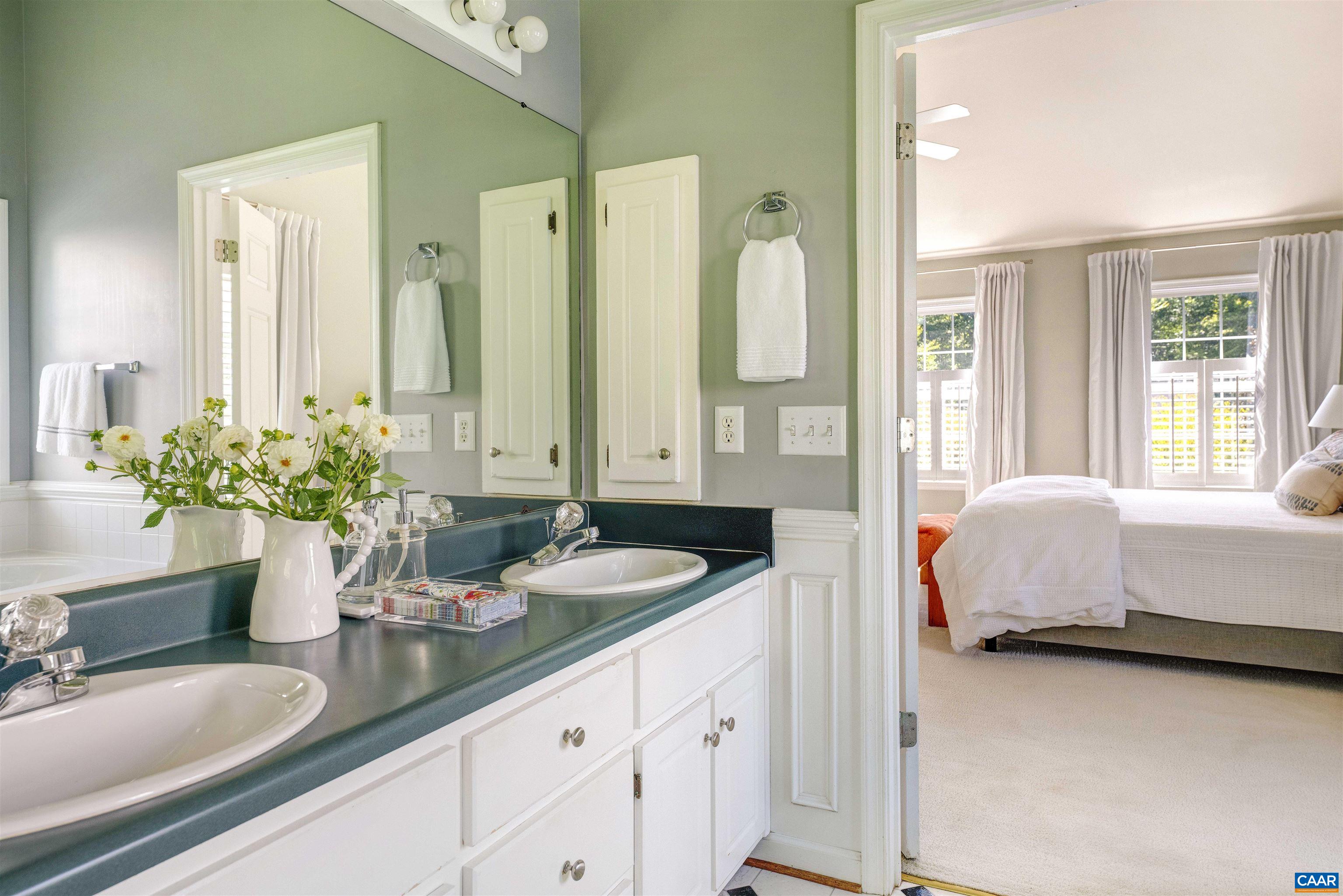 1277 DUNLORA DR