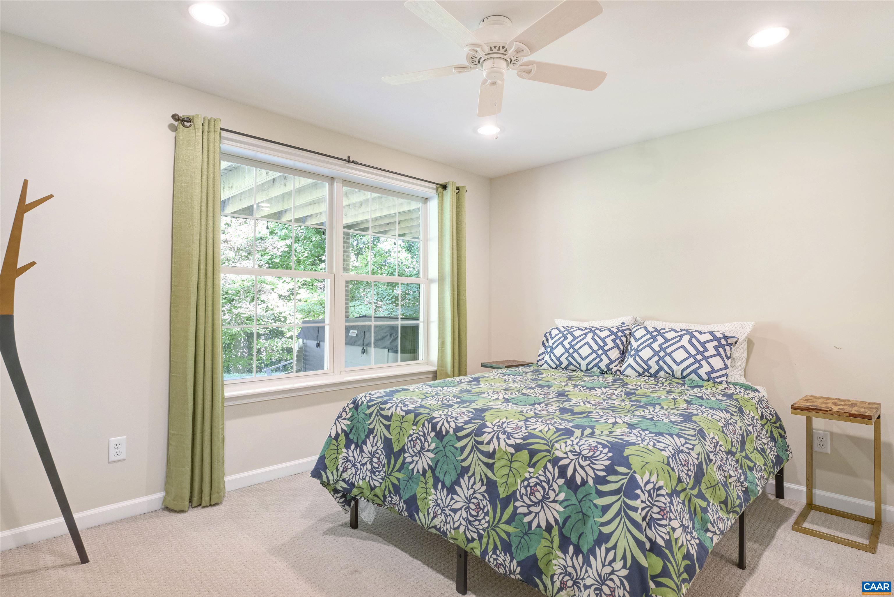 1277 DUNLORA DR