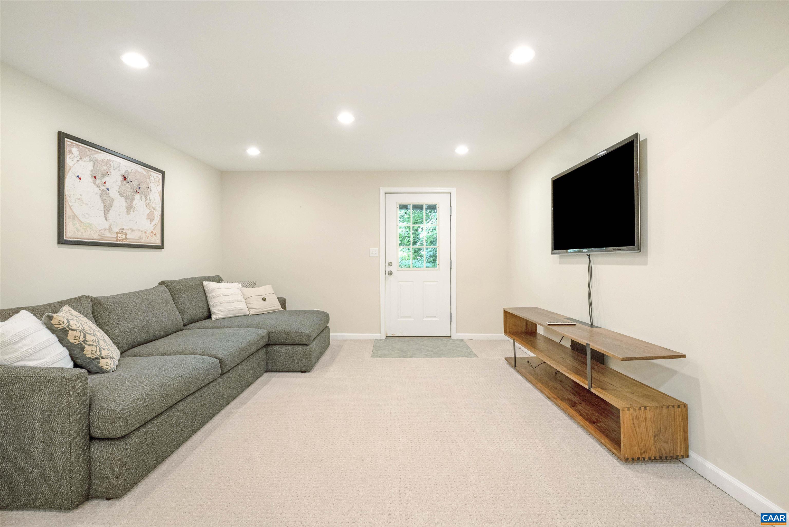 1277 DUNLORA DR