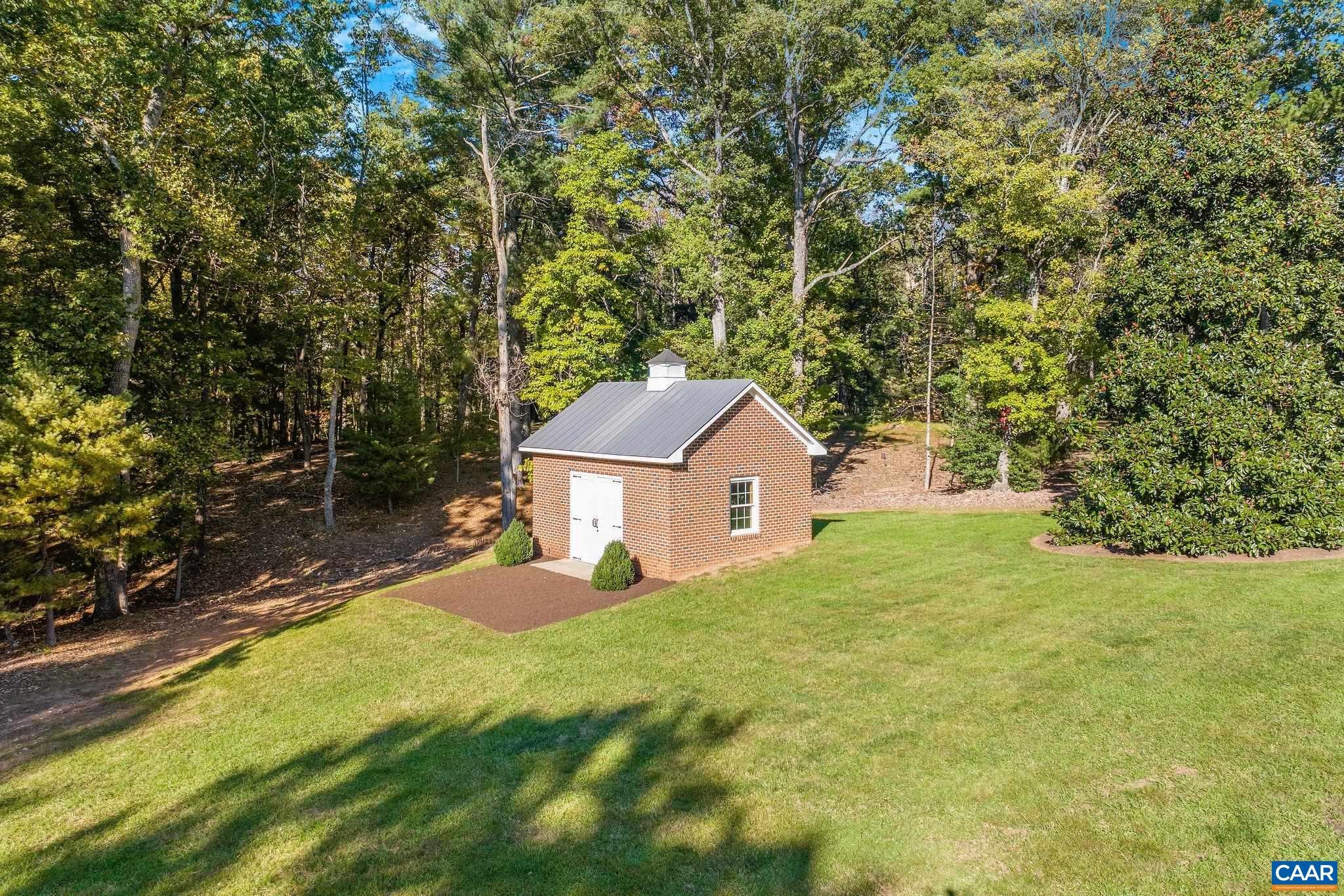 2725 HUNT COUNTRY LN