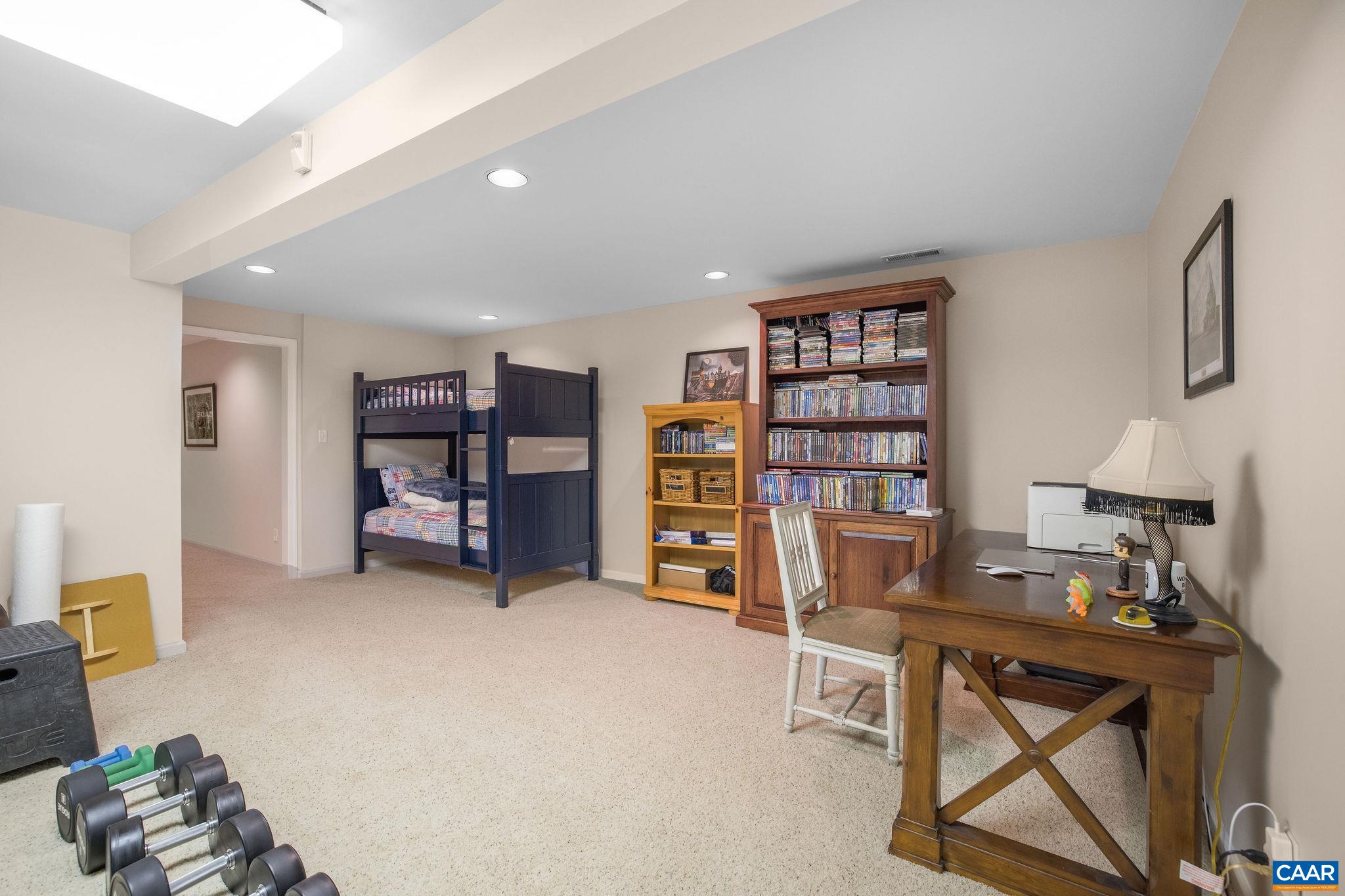 2725 HUNT COUNTRY LN