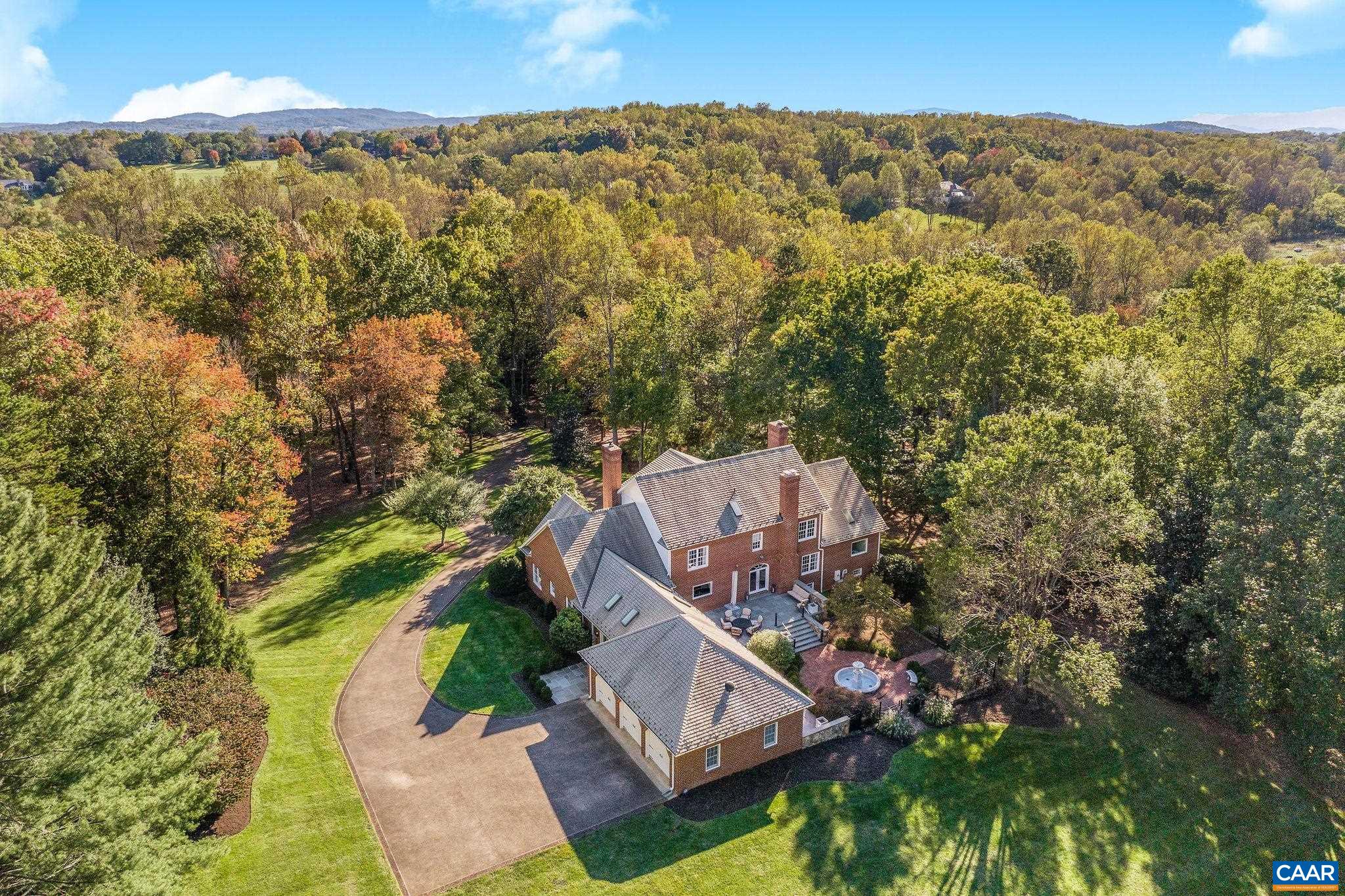 2725 HUNT COUNTRY LN