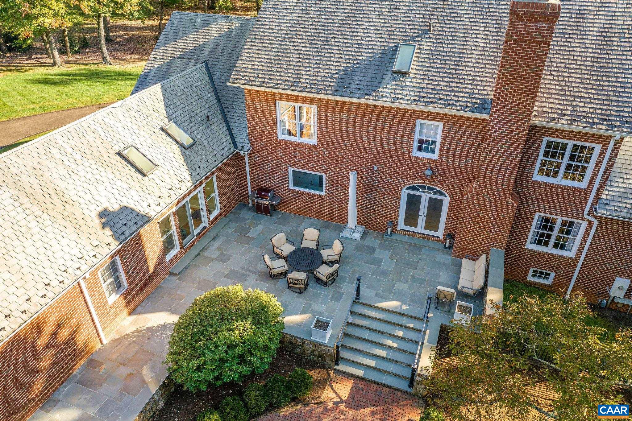2725 HUNT COUNTRY LN