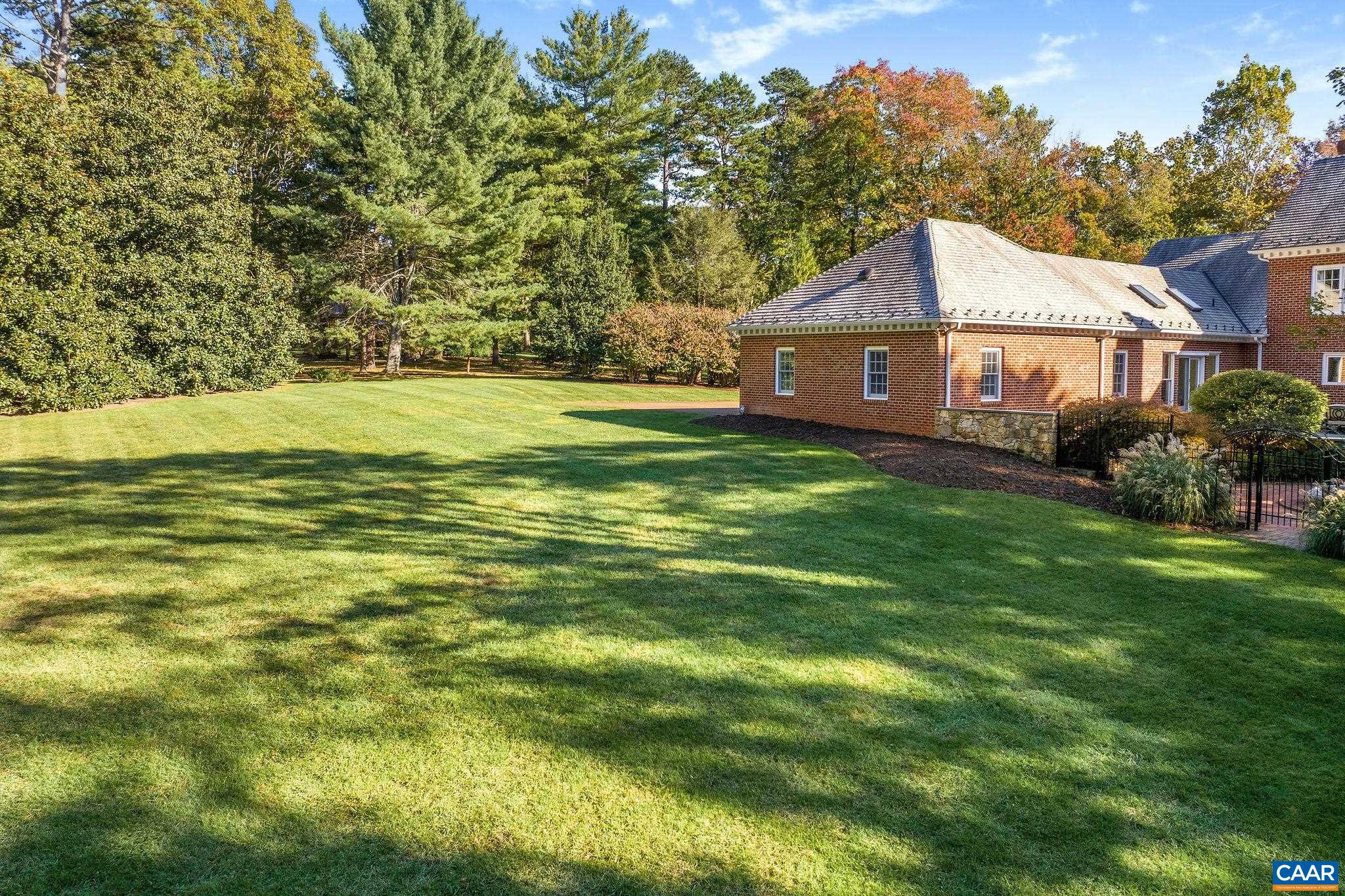2725 HUNT COUNTRY LN
