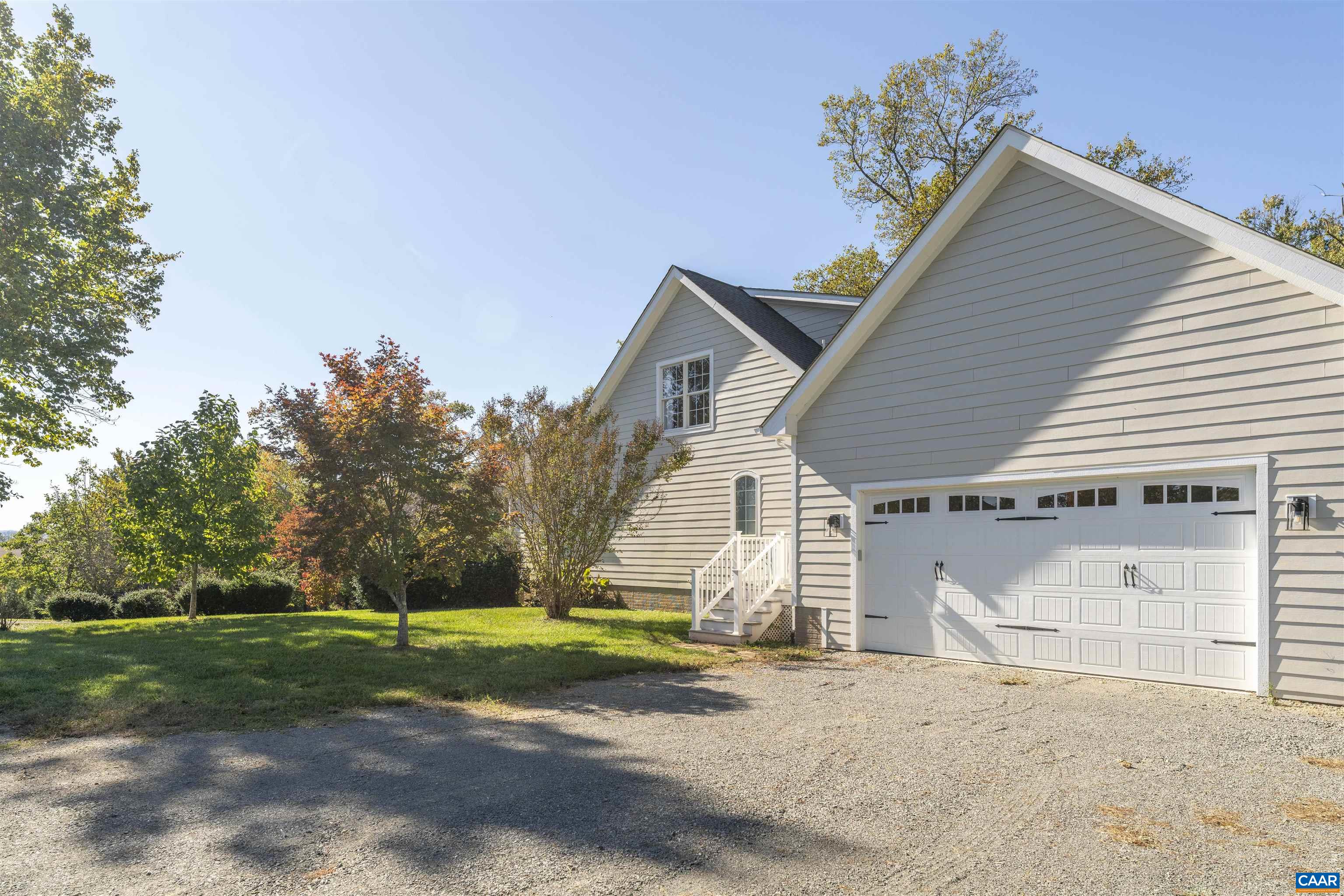 925 N MADISON RD