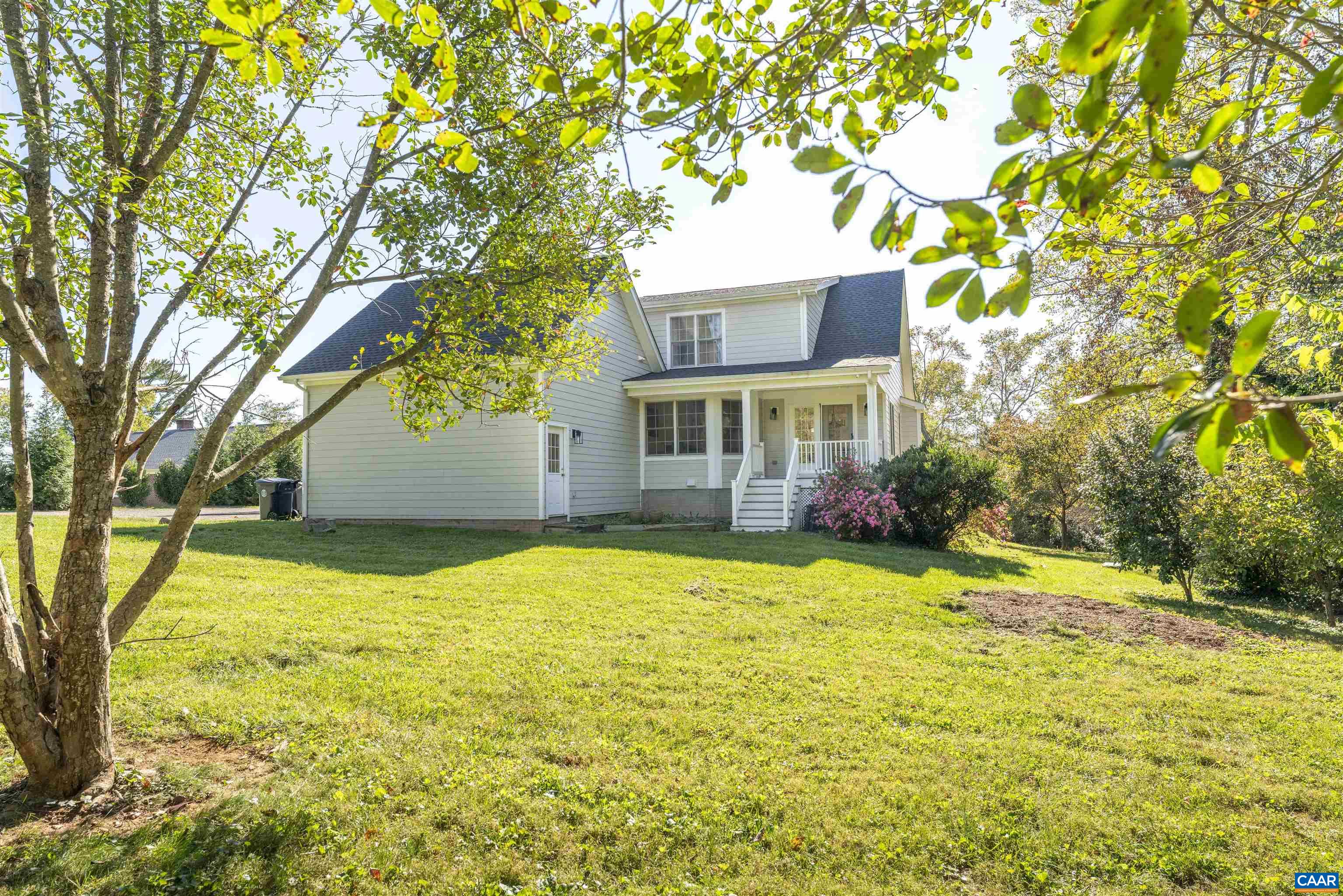 925 N MADISON RD