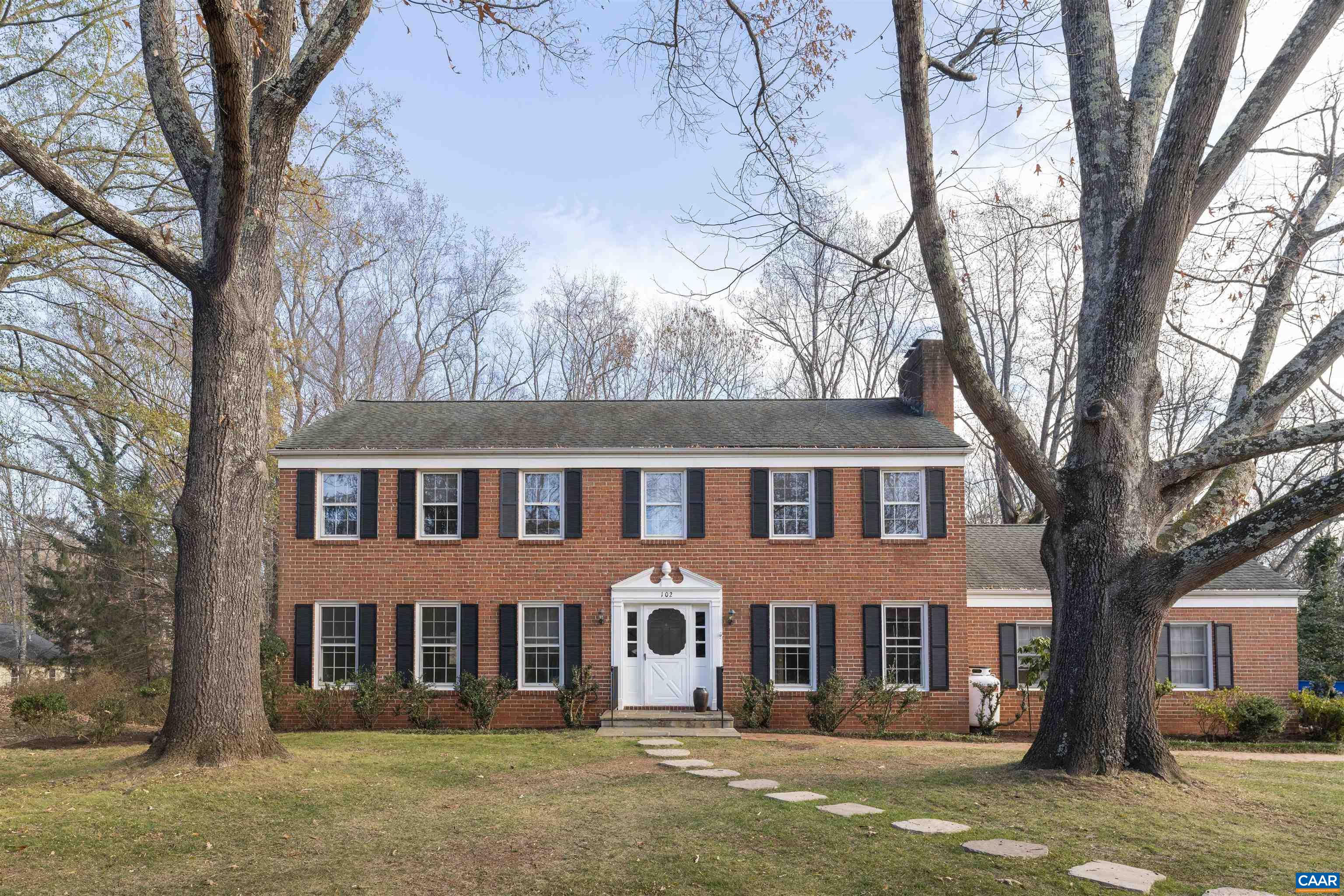 102 POWHATAN CIR