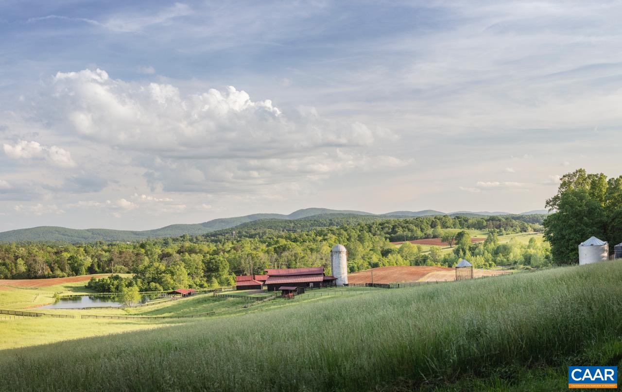 2427 S BLUE RIDGE TPK