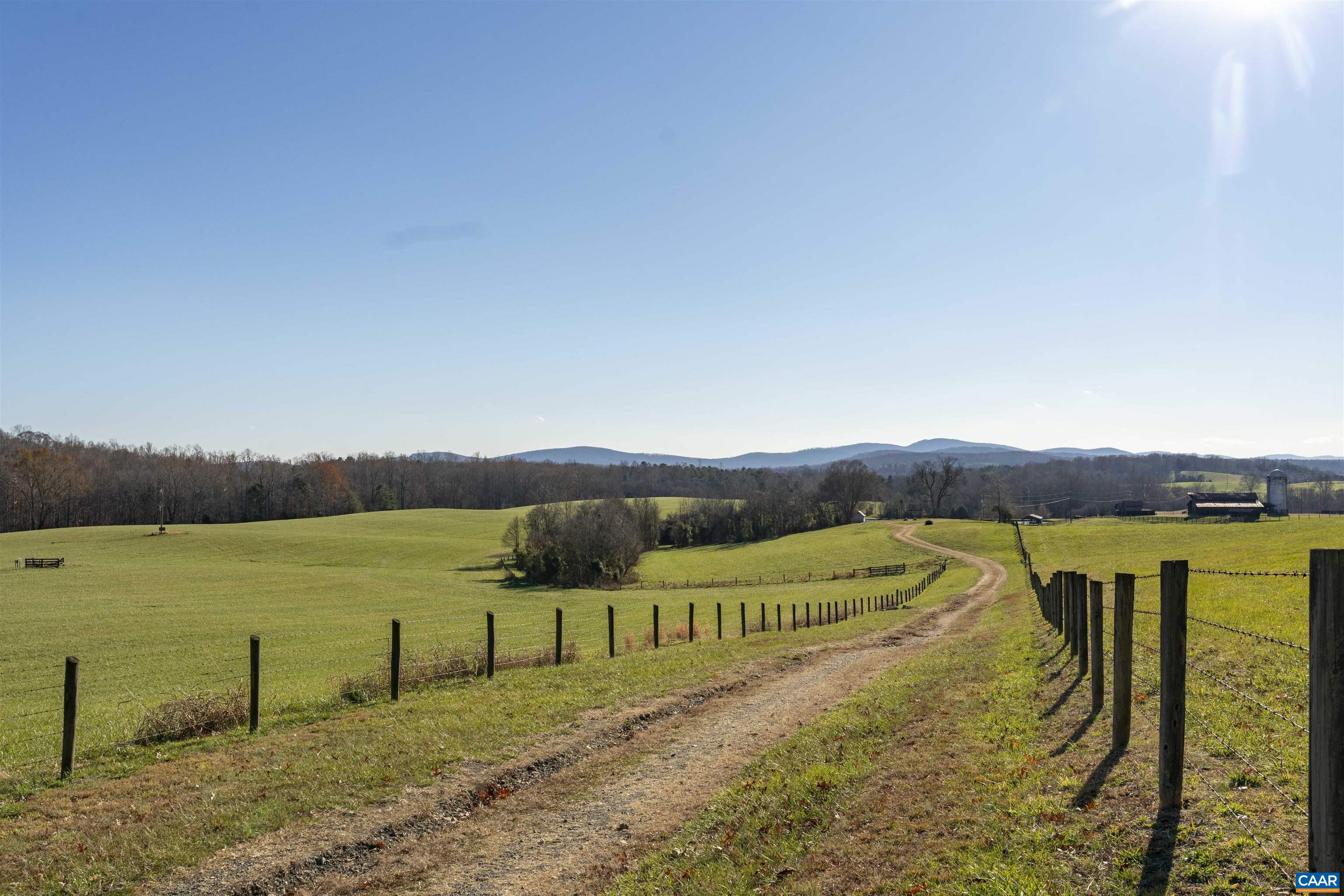 2427 S BLUE RIDGE TPK