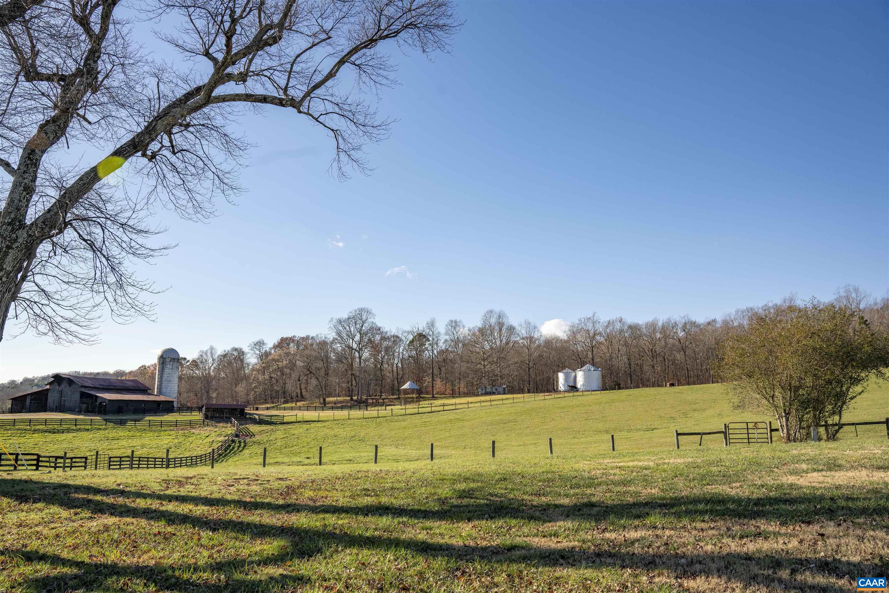 2427 S BLUE RIDGE TPK