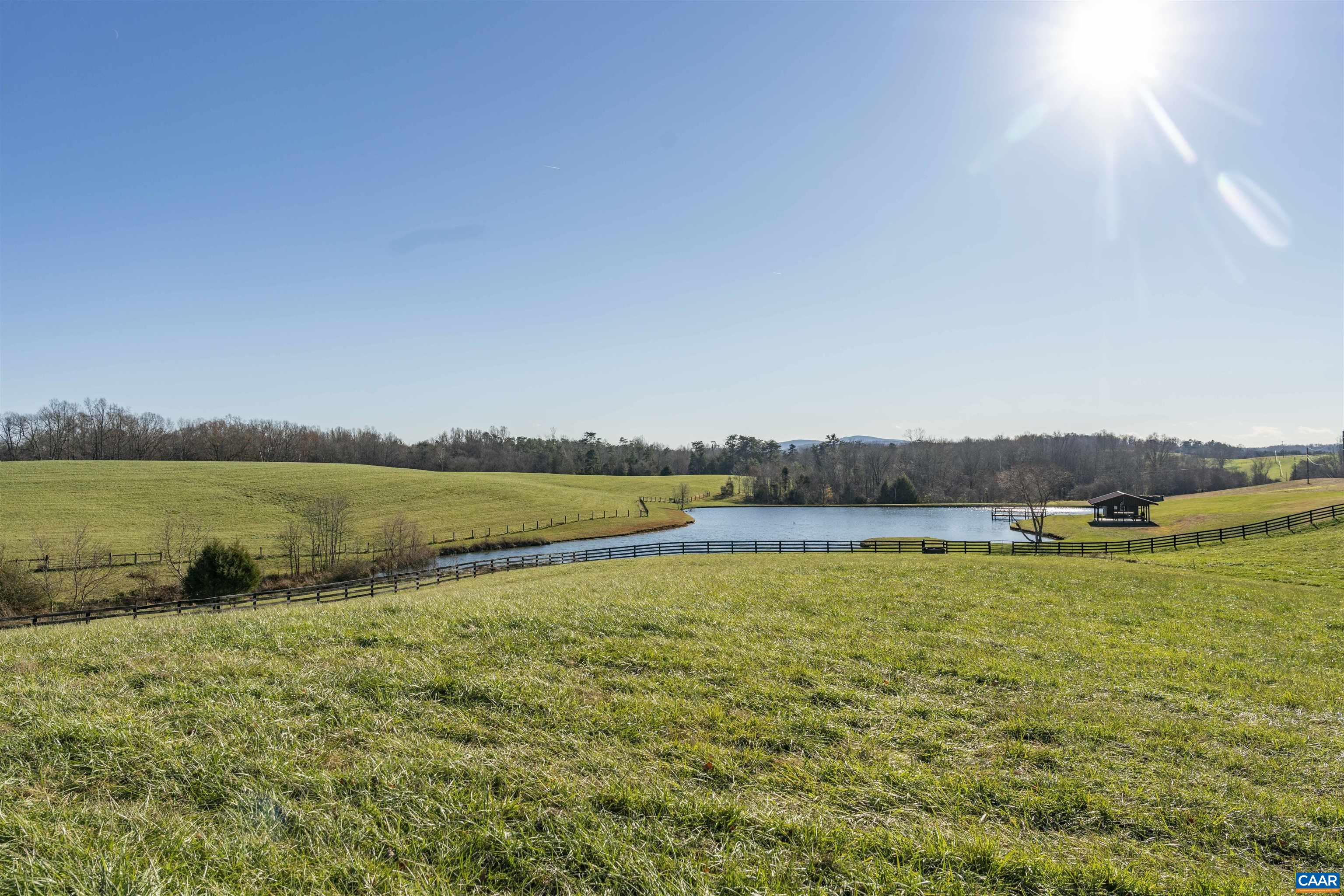 2427 S BLUE RIDGE TPK