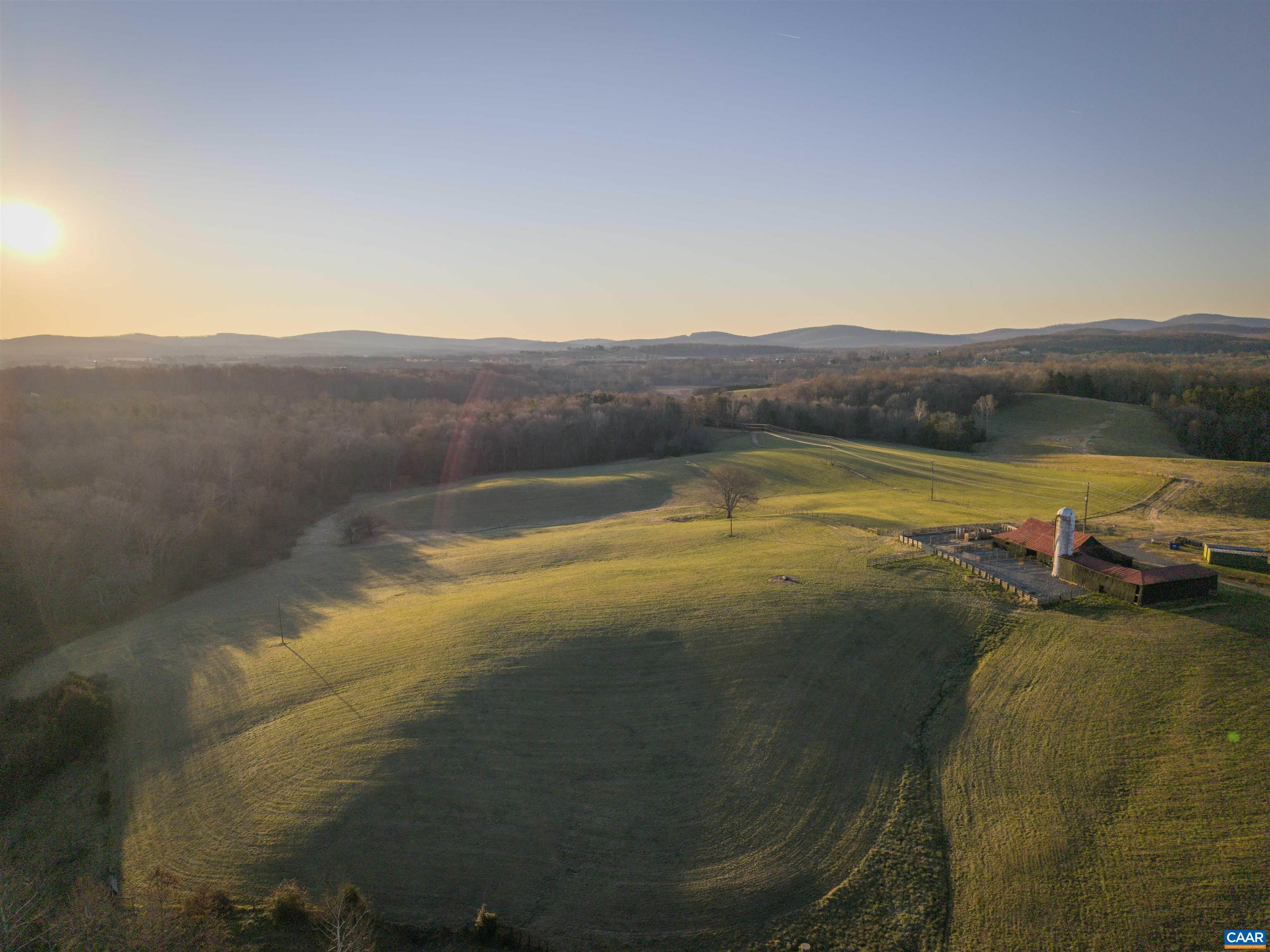 2427 S BLUE RIDGE TPK