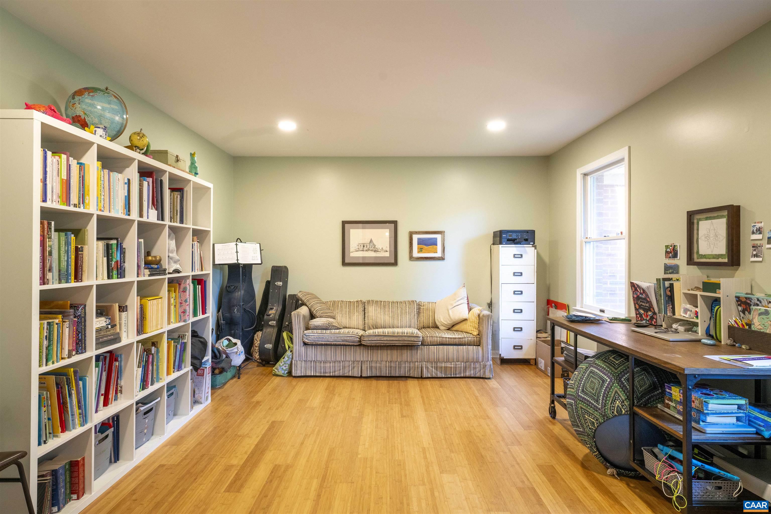 2427 S BLUE RIDGE TPK