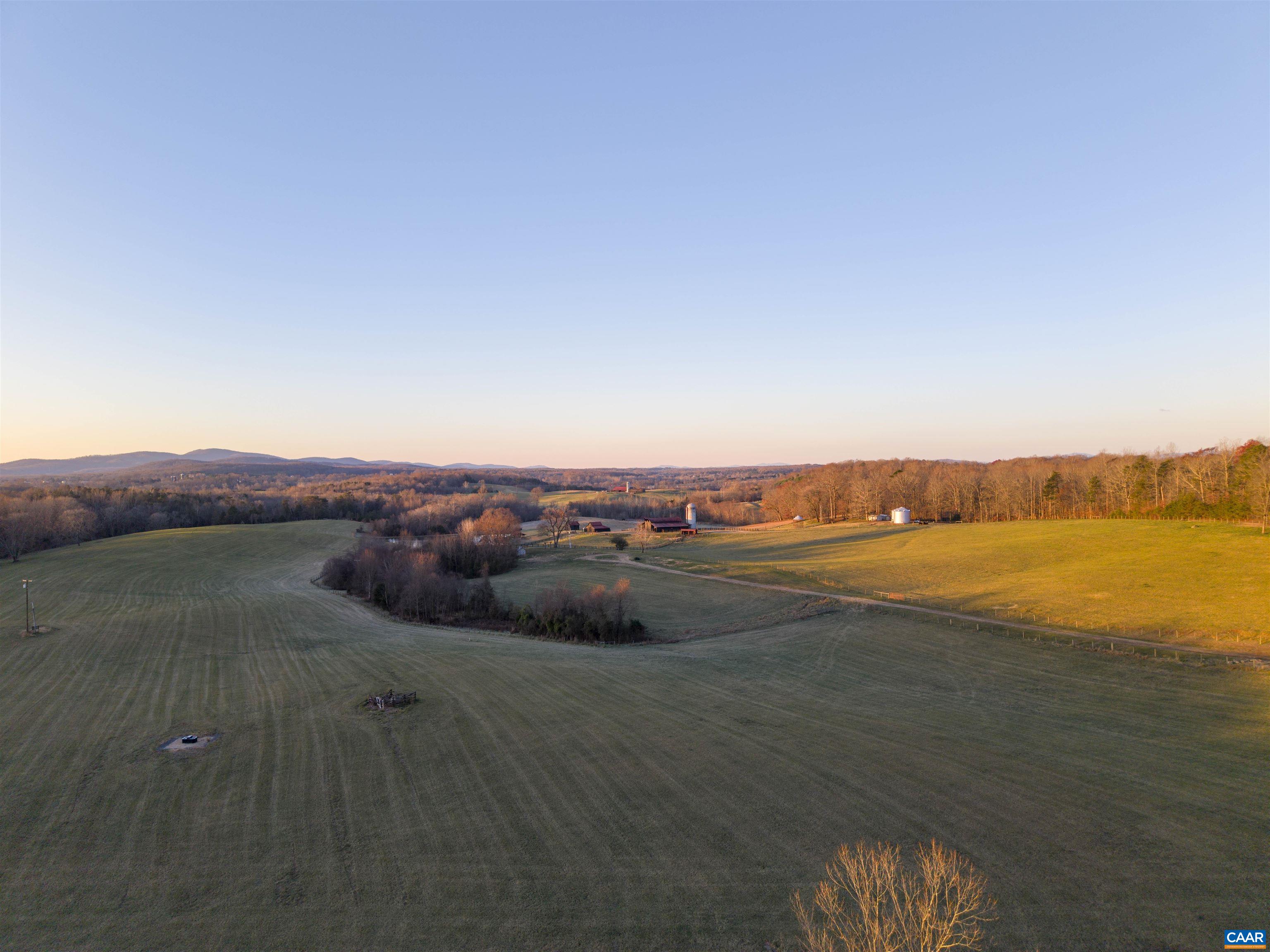 2427 S BLUE RIDGE TPK