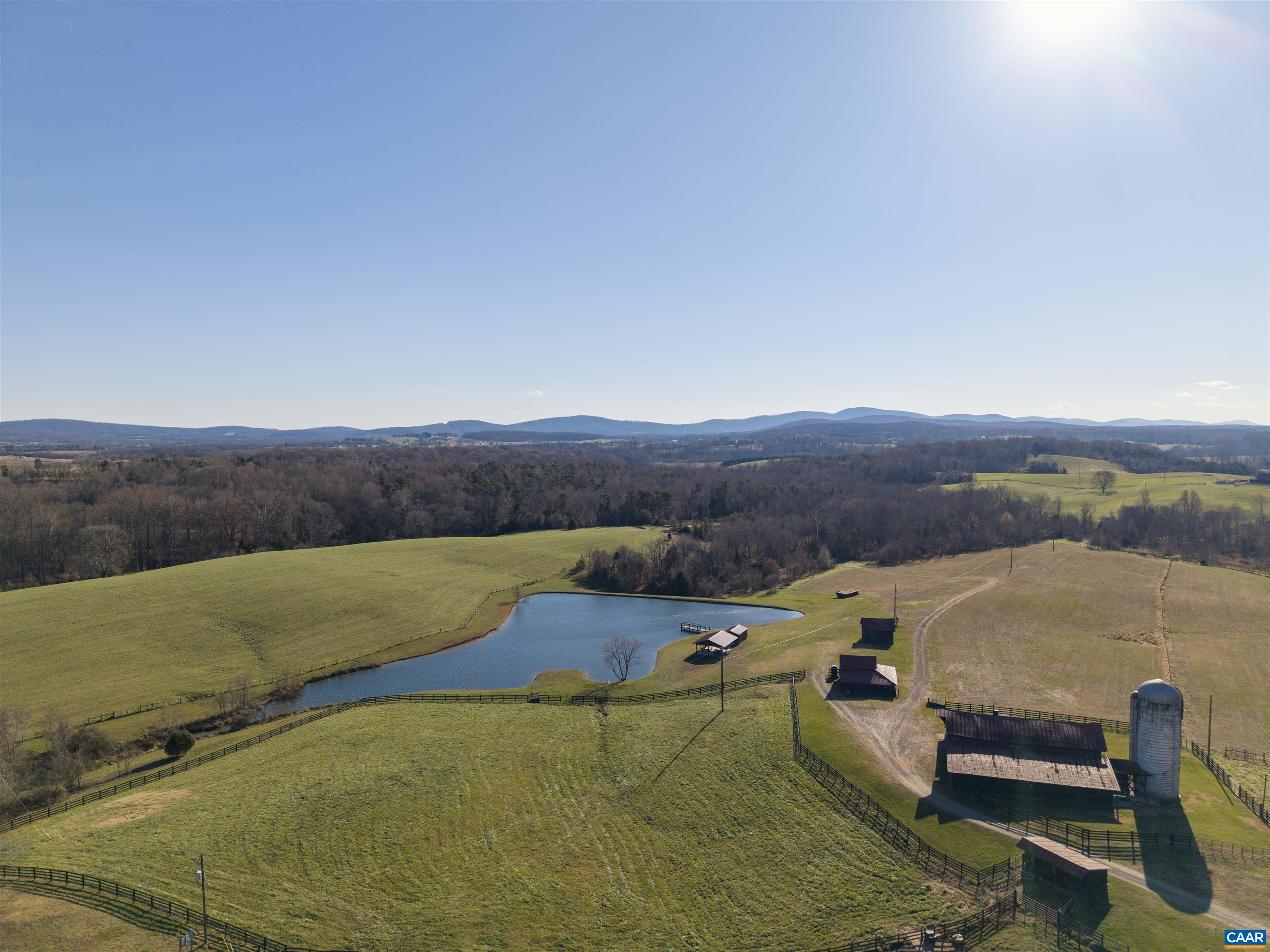 2427 S BLUE RIDGE TPK