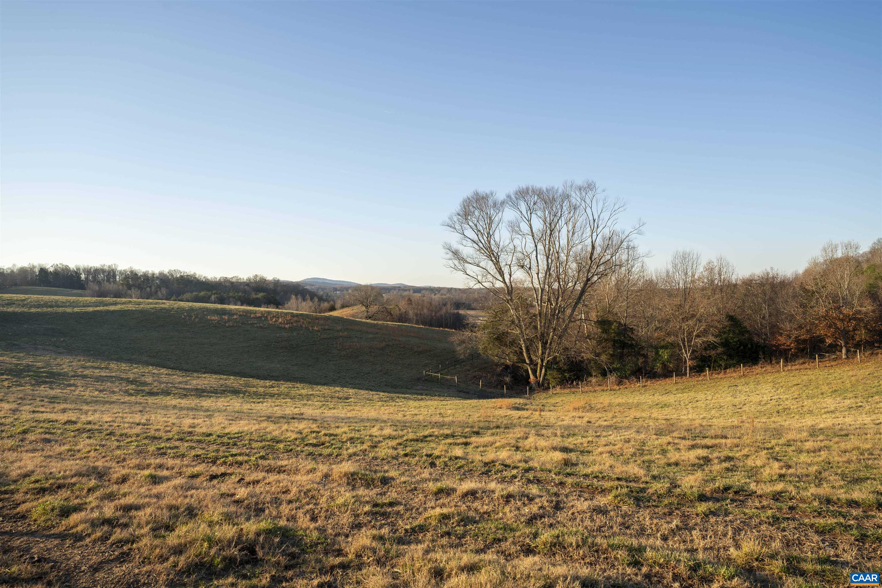 2427 S BLUE RIDGE TPK