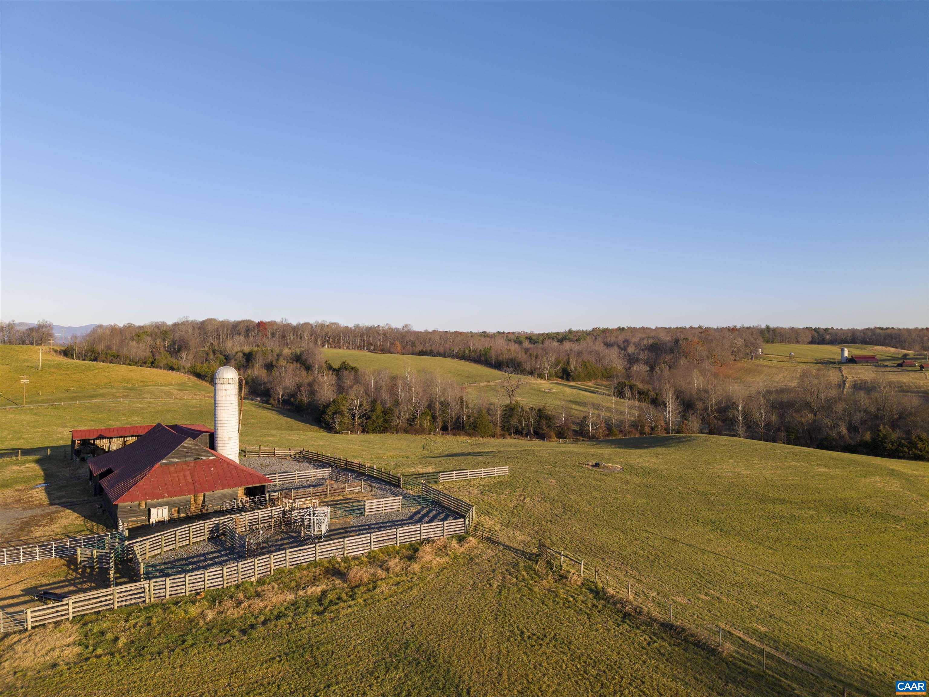 2427 S BLUE RIDGE TPK