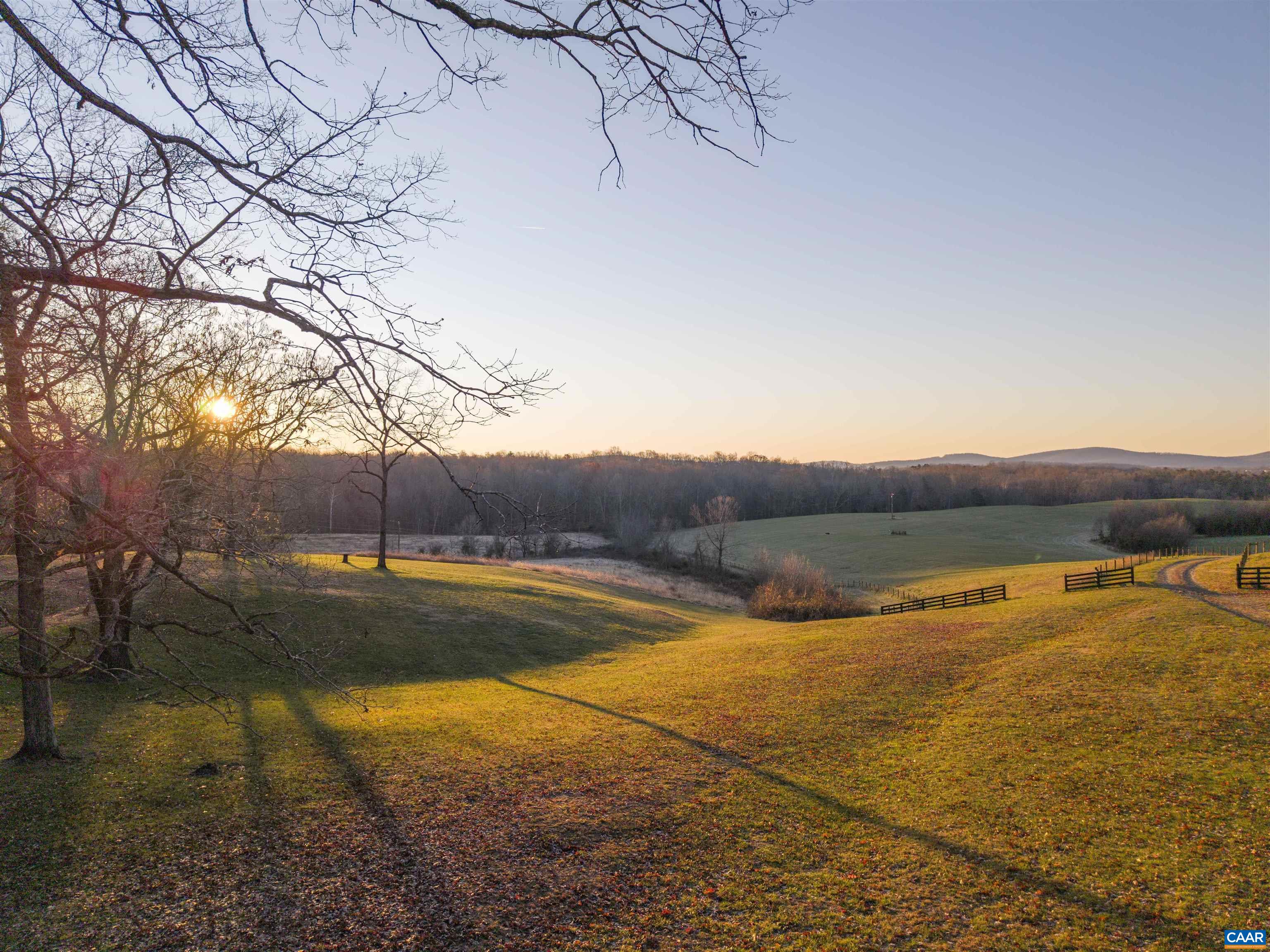 2427 S BLUE RIDGE TPK