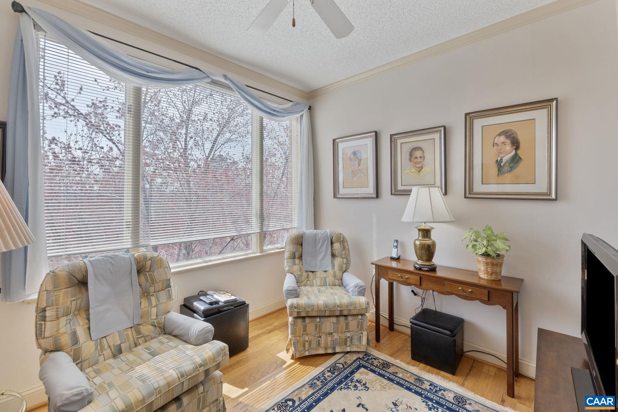 500 CRESTWOOD DR Unit: 2207