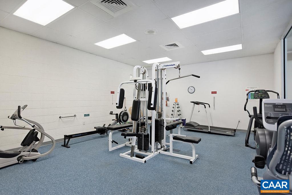 500 CRESTWOOD DR Unit: 2207