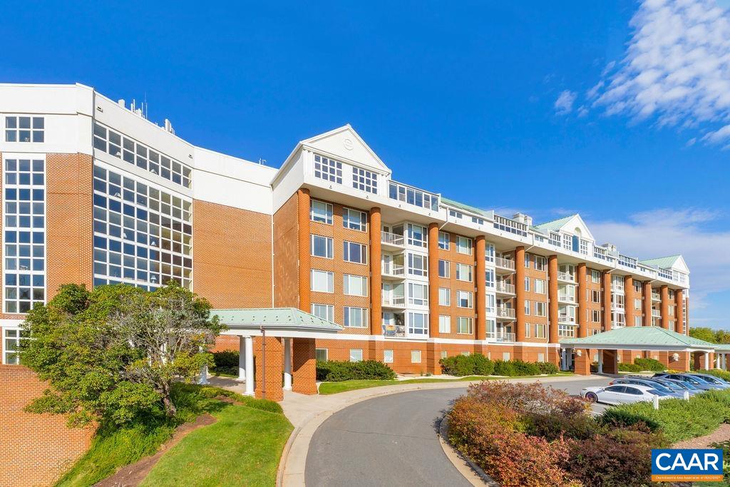 500 CRESTWOOD DR Unit: 2207