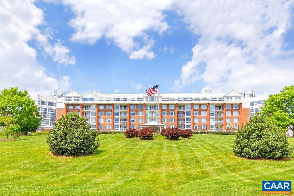 500 CRESTWOOD DR Unit: 2207
