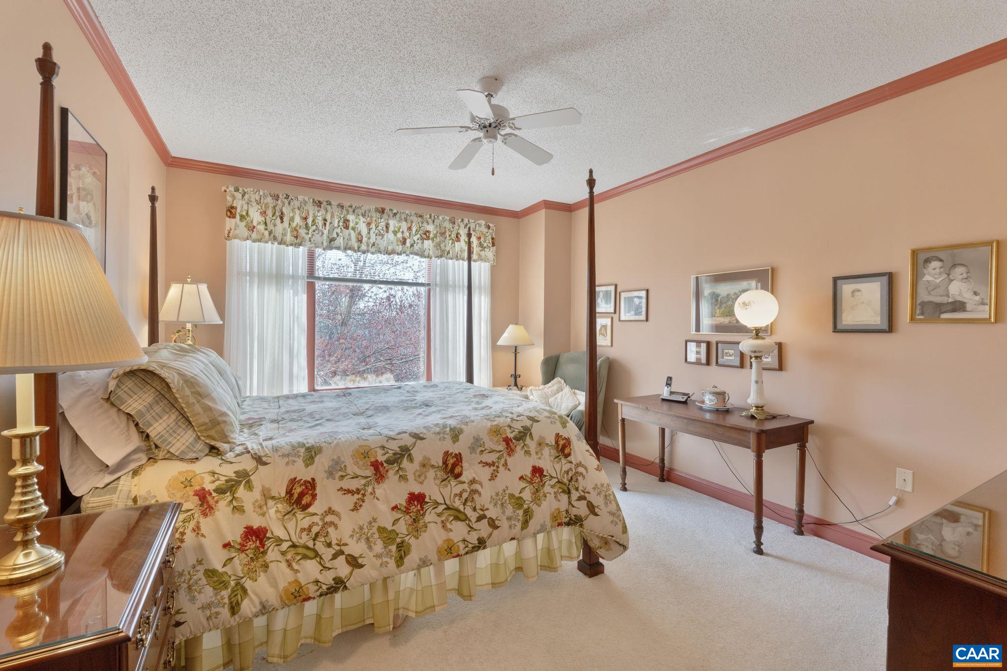 500 CRESTWOOD DR Unit: 2207