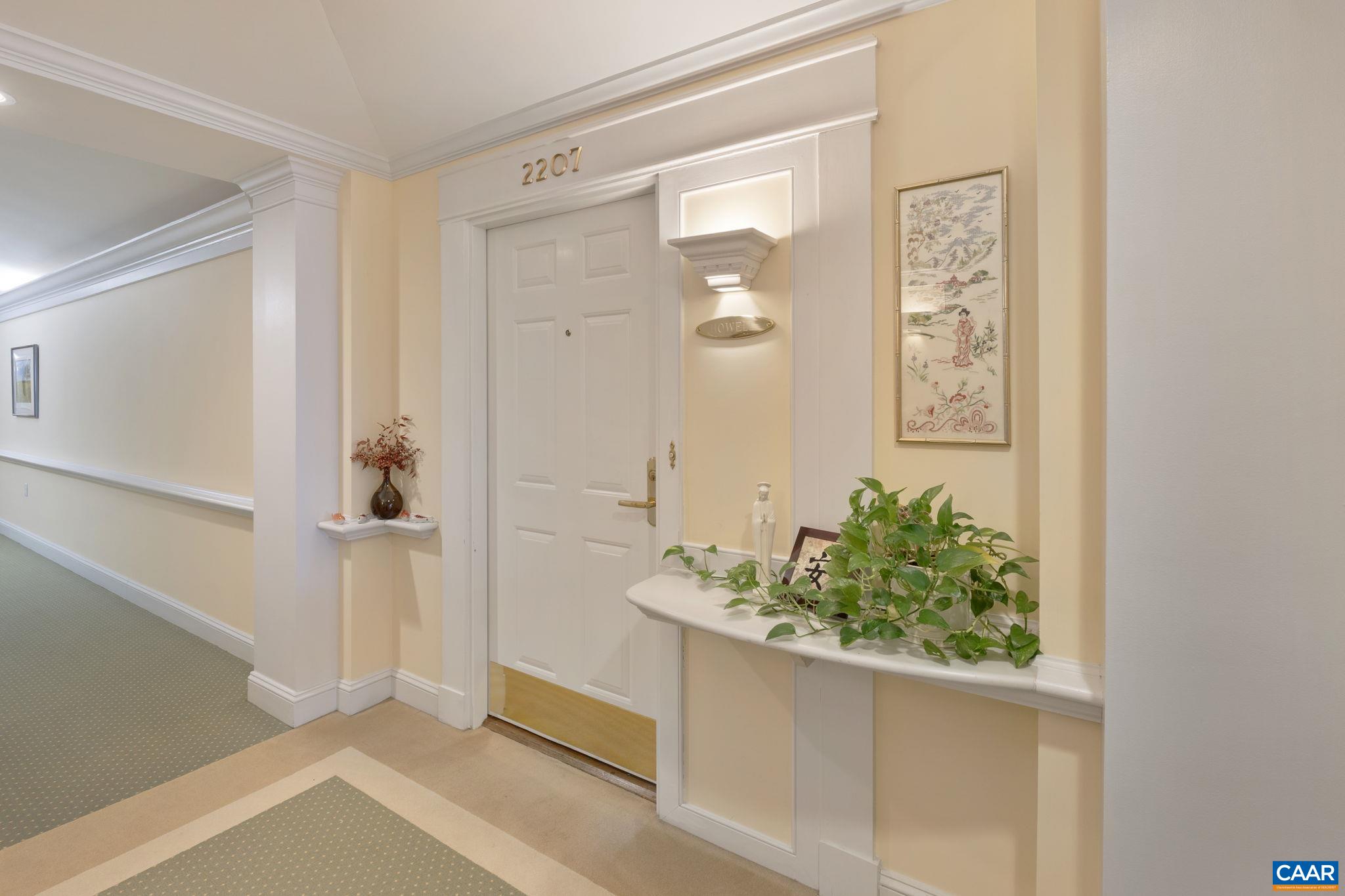 500 CRESTWOOD DR Unit: 2207