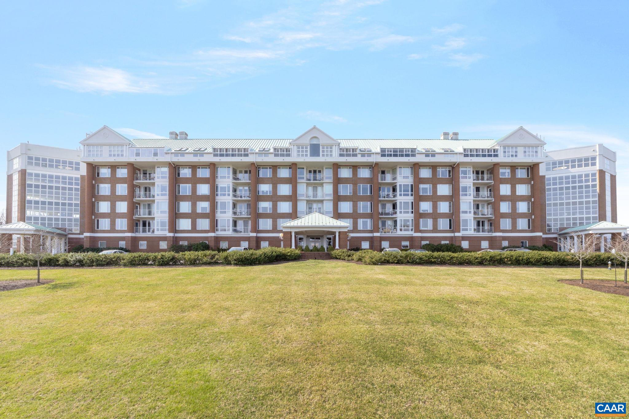 500 CRESTWOOD DR Unit: 2207