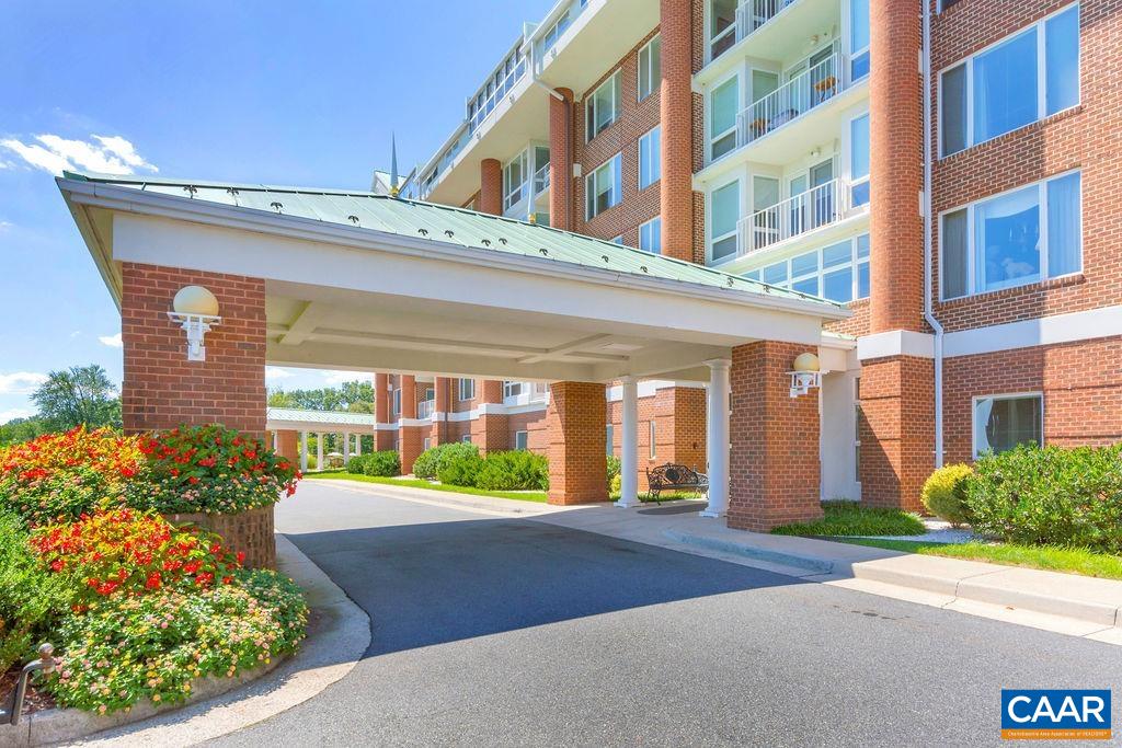 500 CRESTWOOD DR Unit: 2207