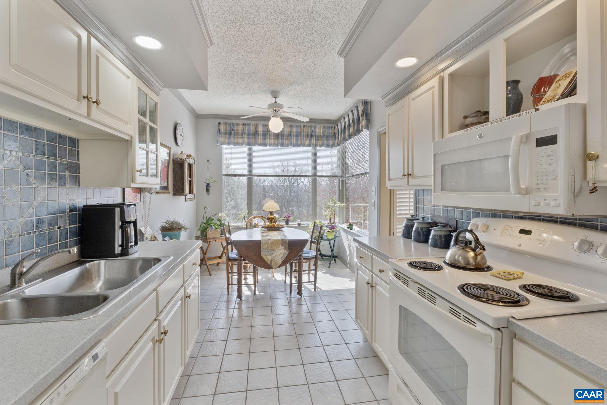 500 CRESTWOOD DR Unit: 2207