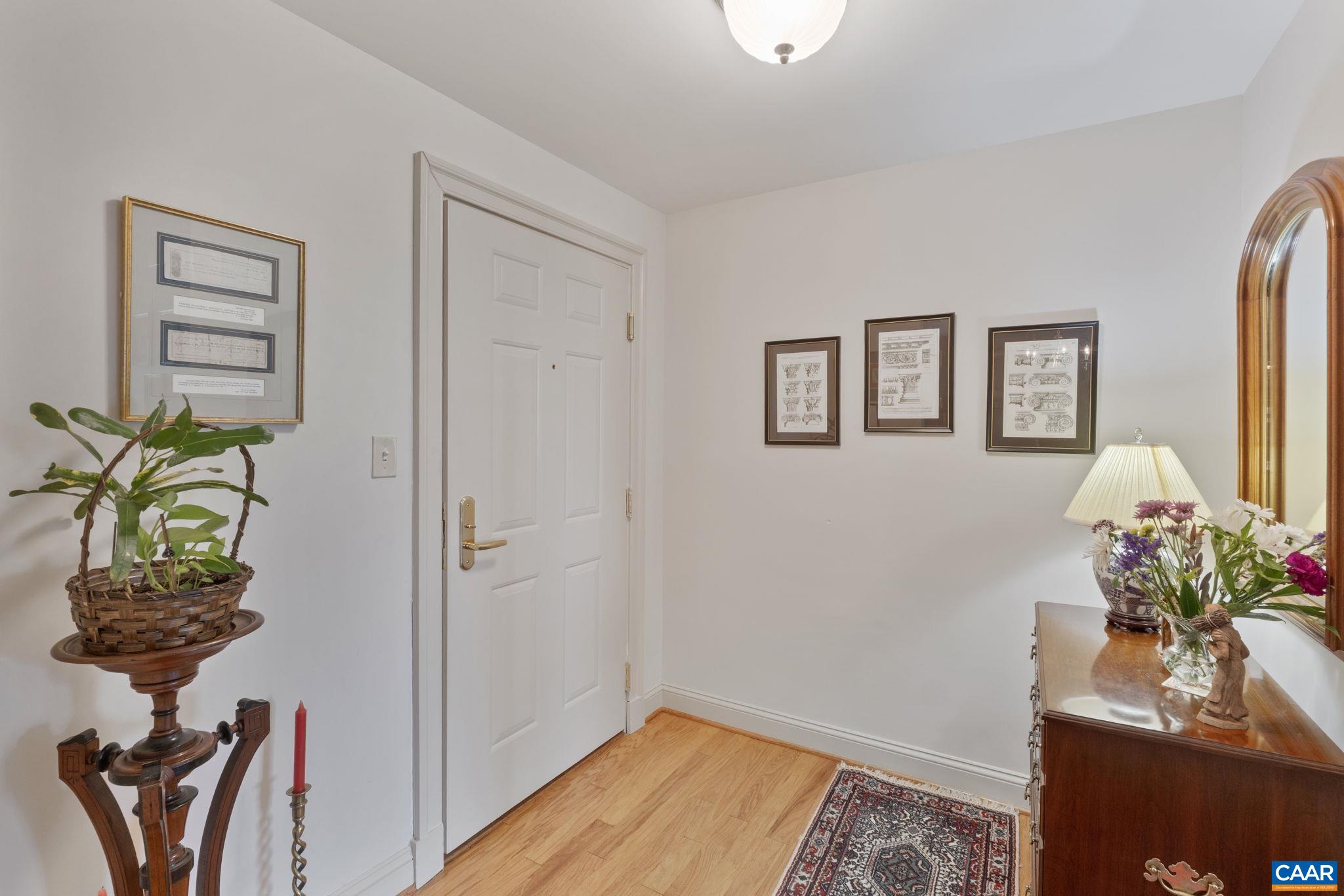 500 CRESTWOOD DR Unit: 2207