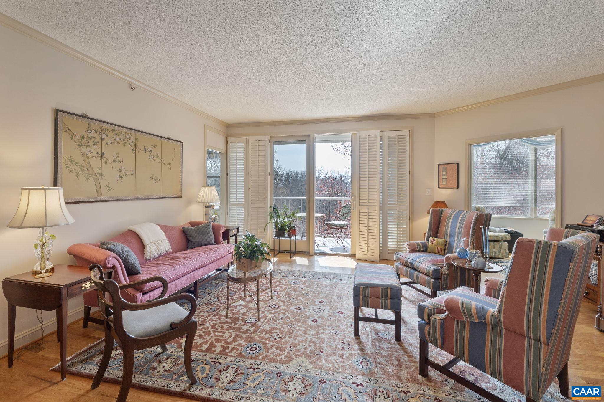 500 CRESTWOOD DR Unit: 2207
