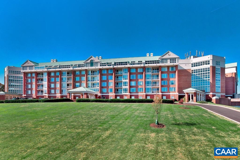 500 CRESTWOOD DR Unit: 2207
