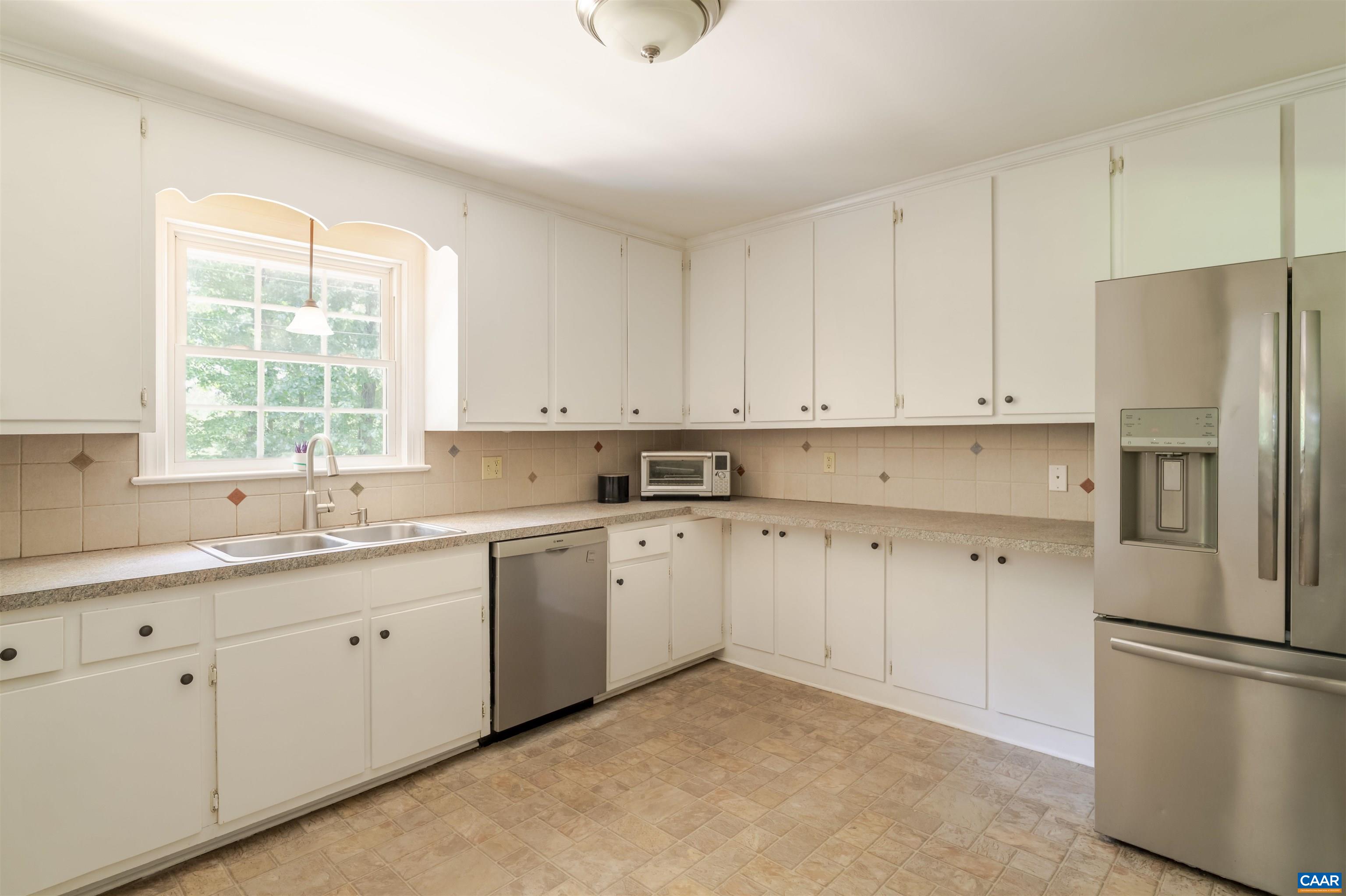 646 MILLER SCHOOL RD