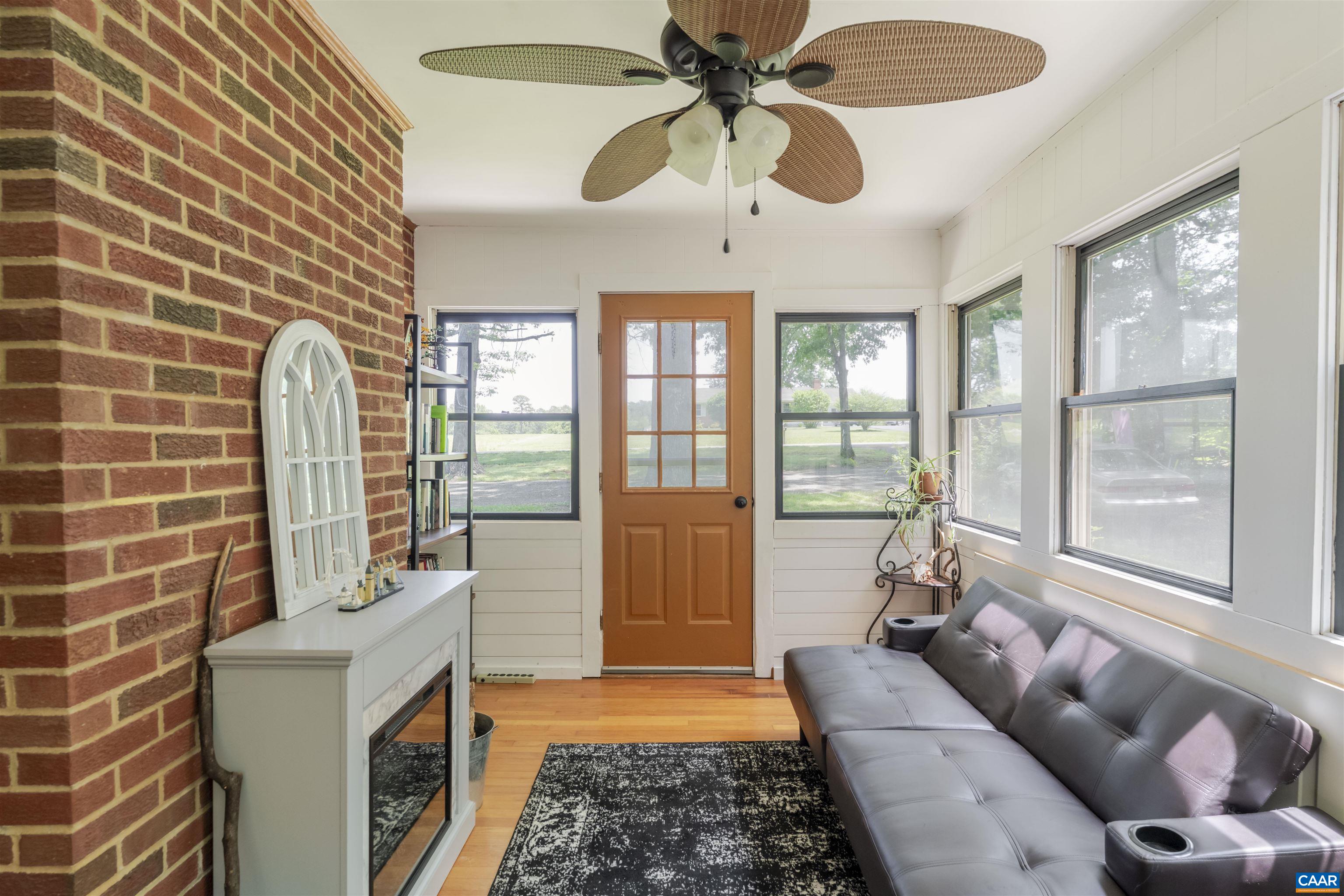 646 MILLER SCHOOL RD
