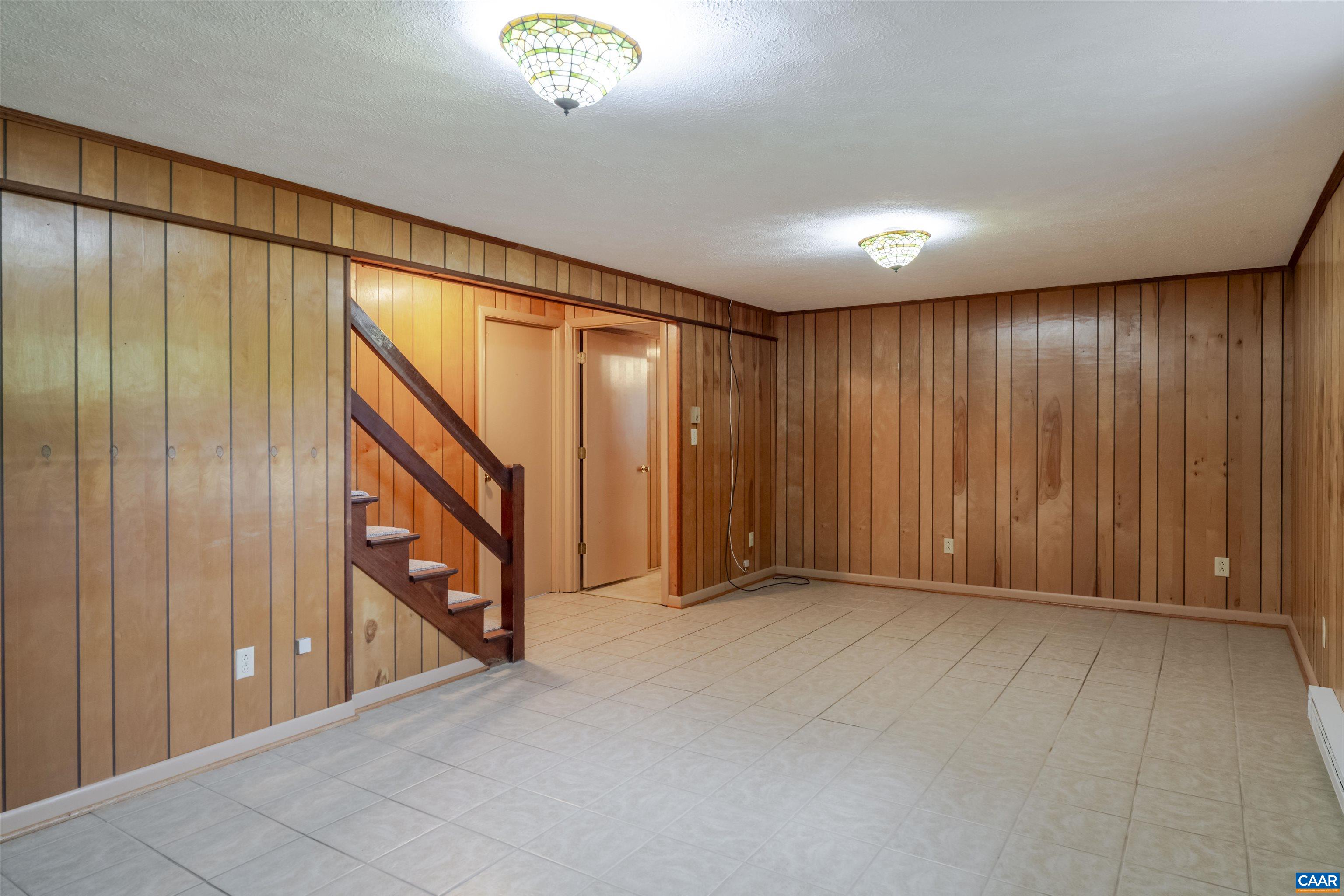1813 STONY POINT RD