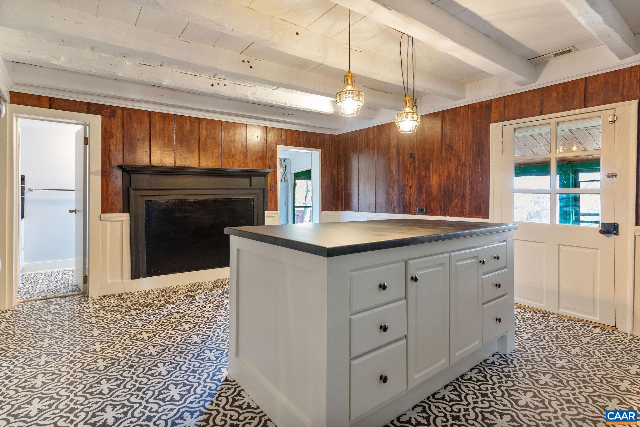 869 BUCK MOUNTAIN RD