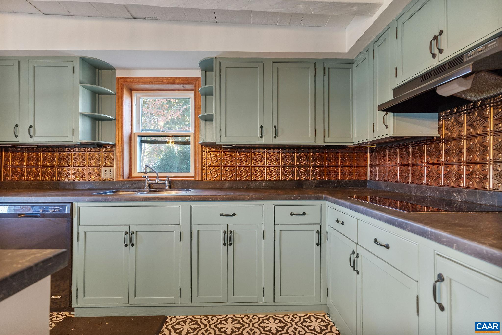 869 BUCK MOUNTAIN RD