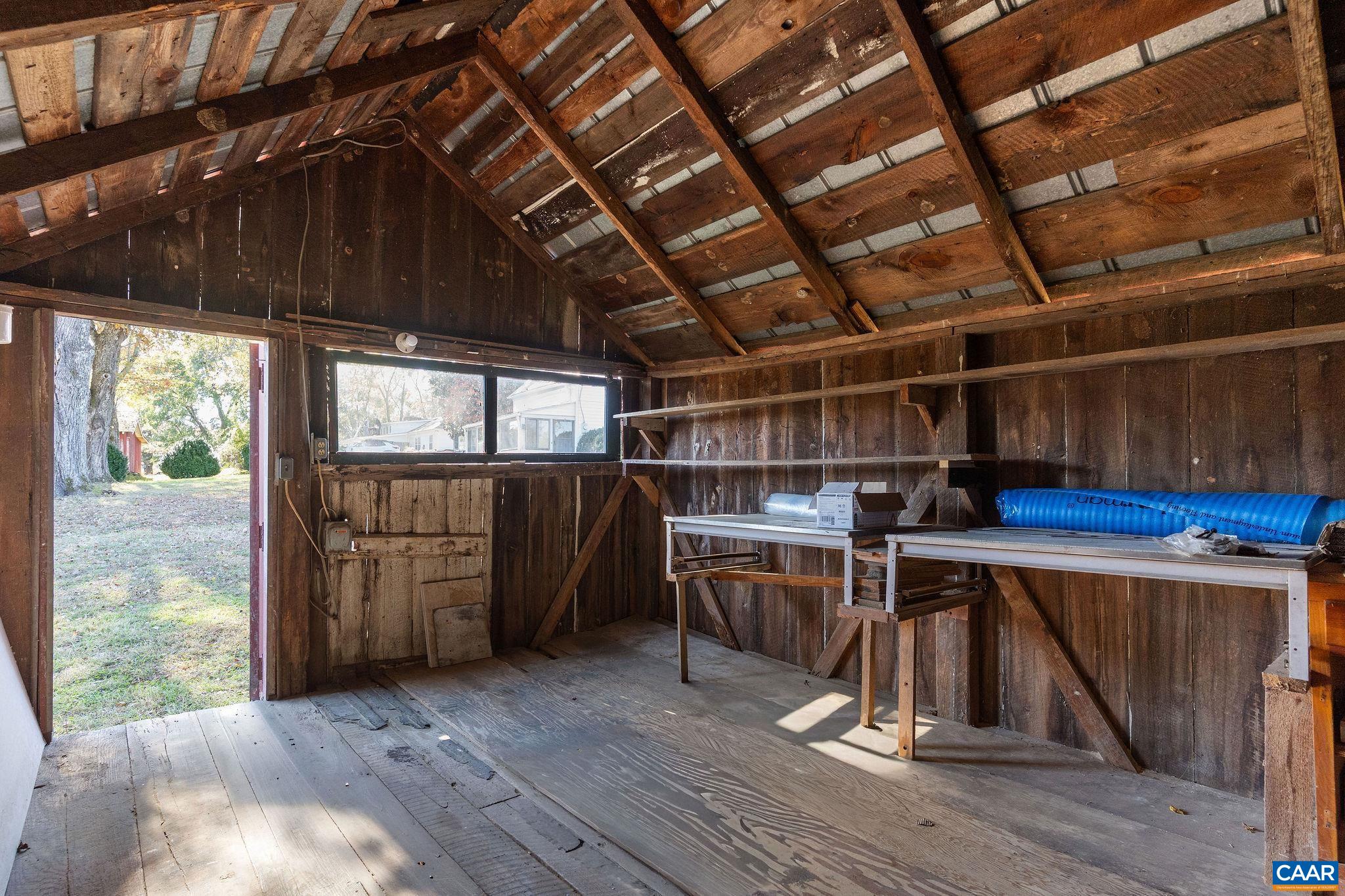 869 BUCK MOUNTAIN RD