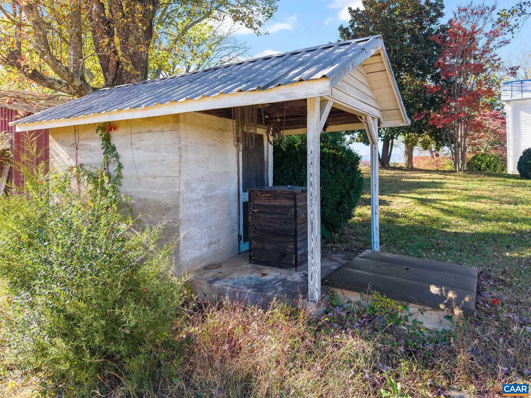 869 BUCK MOUNTAIN RD