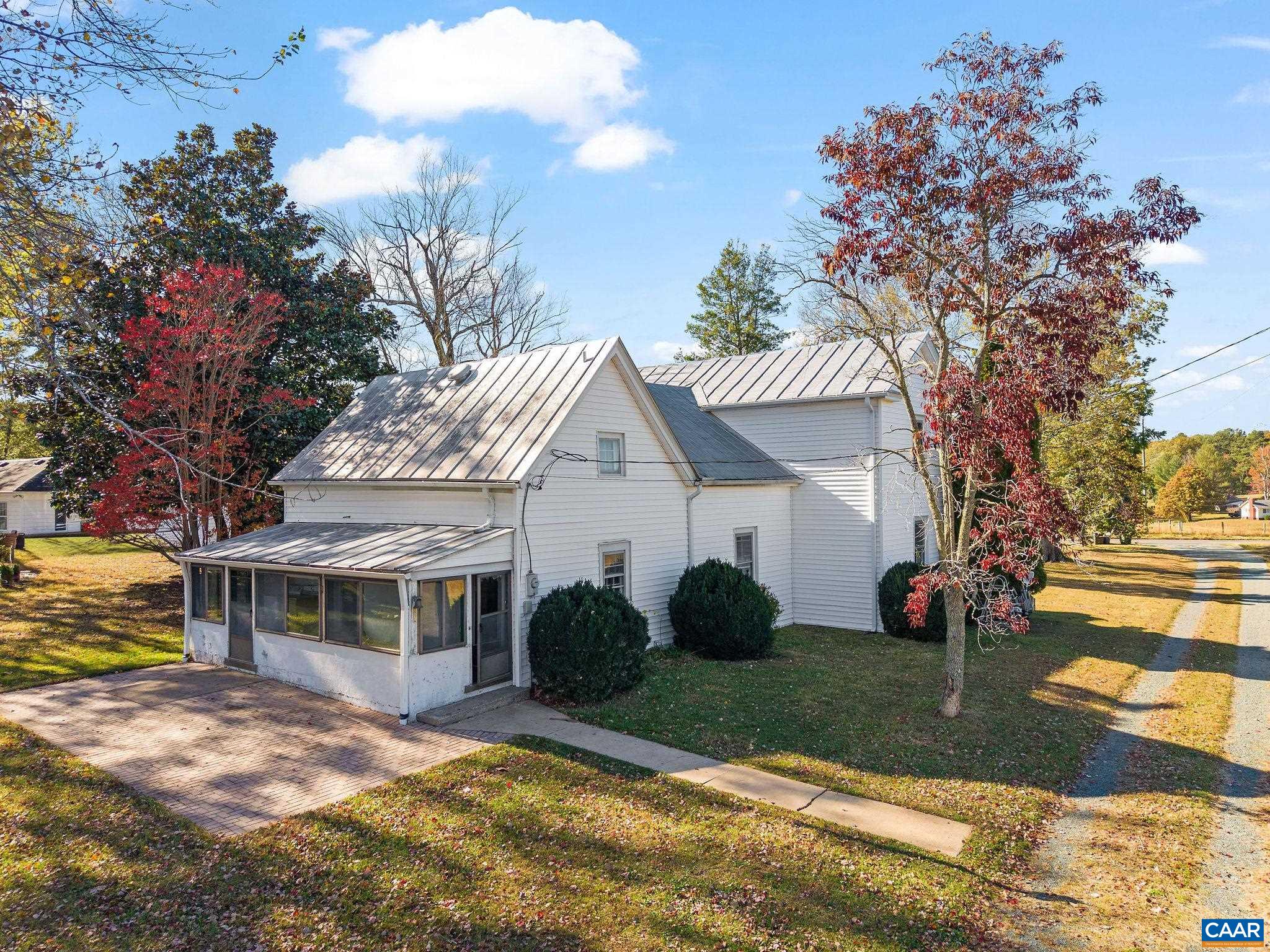 869 BUCK MOUNTAIN RD