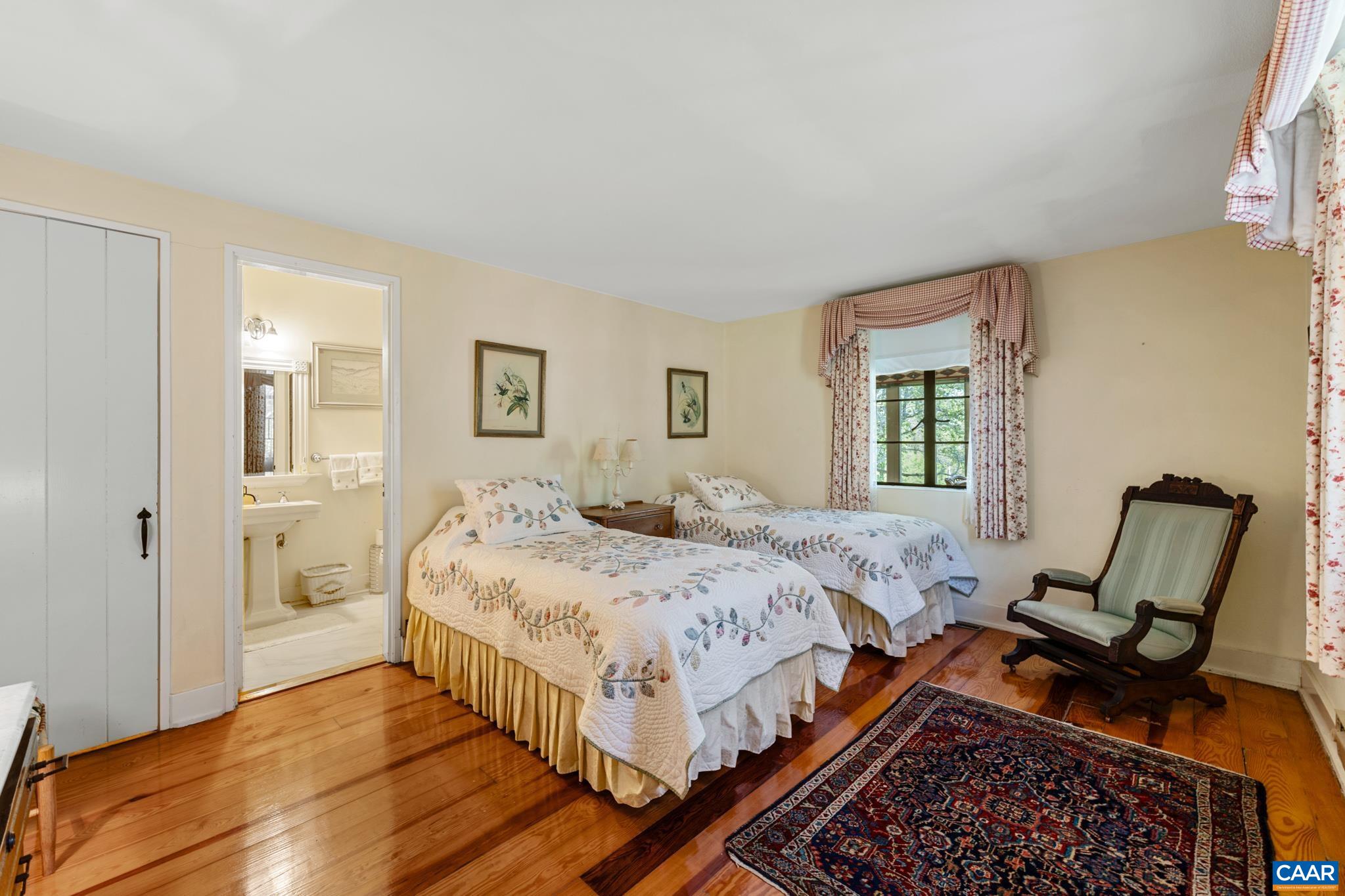 10127 Little Skyline Dr