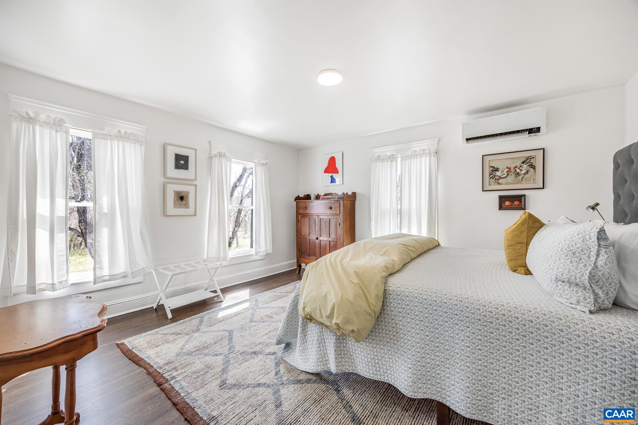 242 Madison Mills Ln