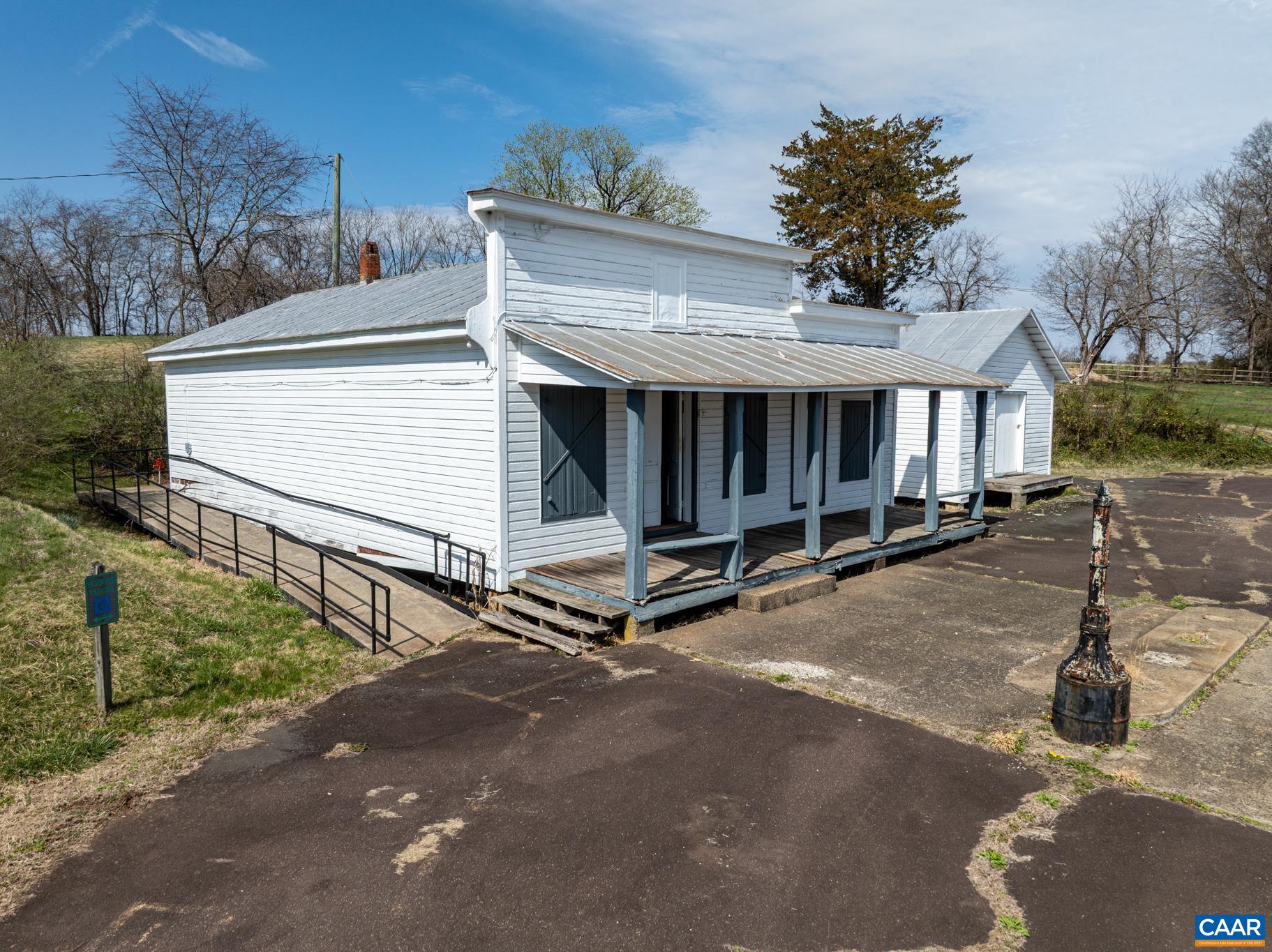 242 Madison Mills Ln