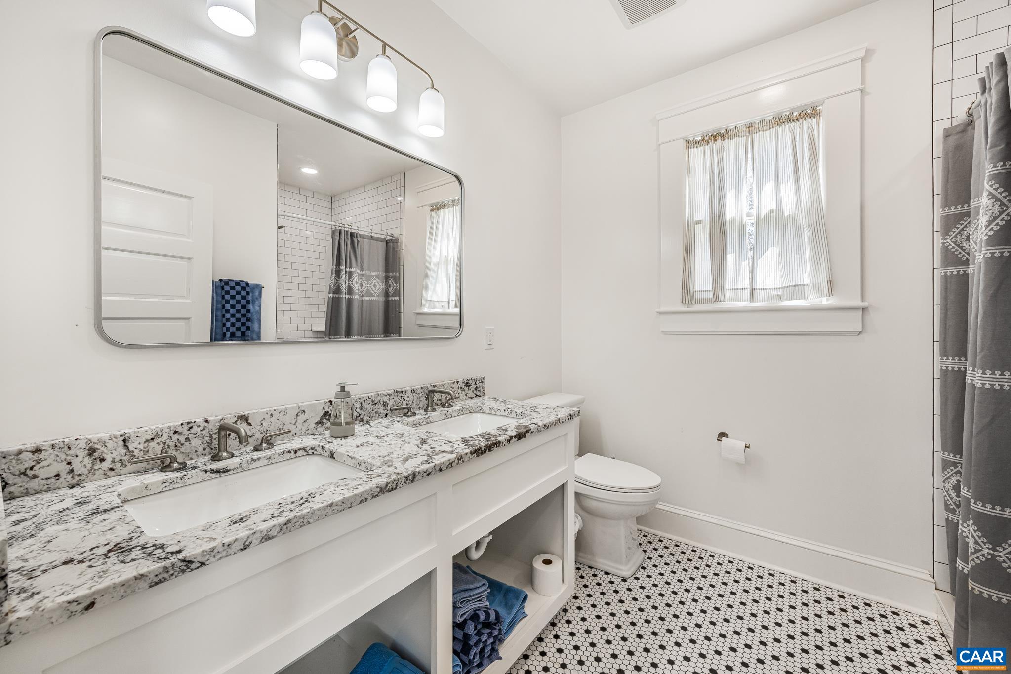 242 Madison Mills Ln